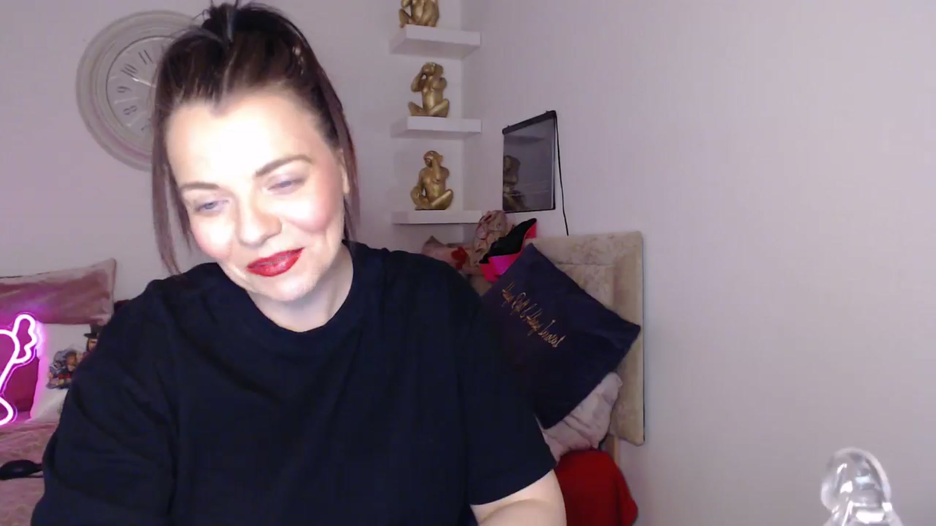 Gallery image thumbnail from innocentSamx's myfreecams stream on, 04/04/2025, 14:14 image 10 of 20