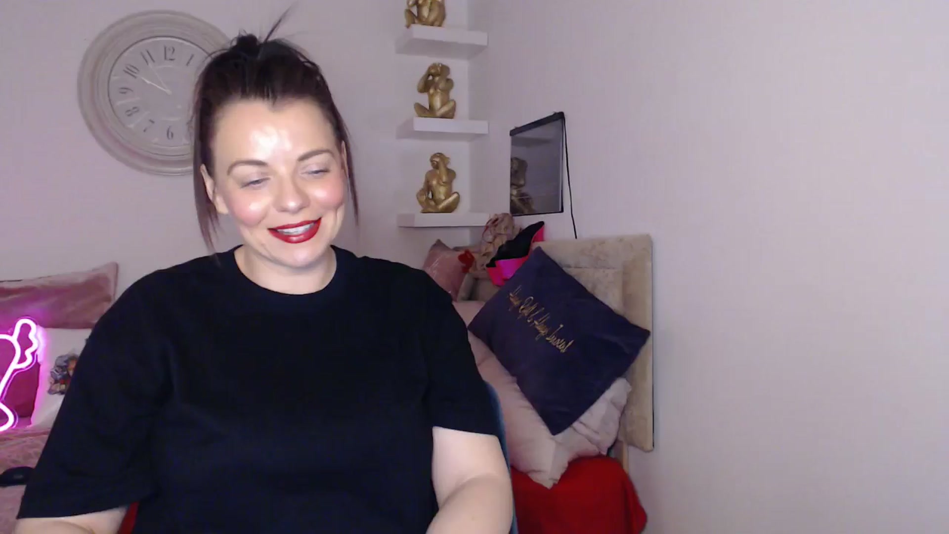 Gallery image thumbnail from innocentSamx's myfreecams stream on, 04/04/2025, 14:14 image 16 of 20