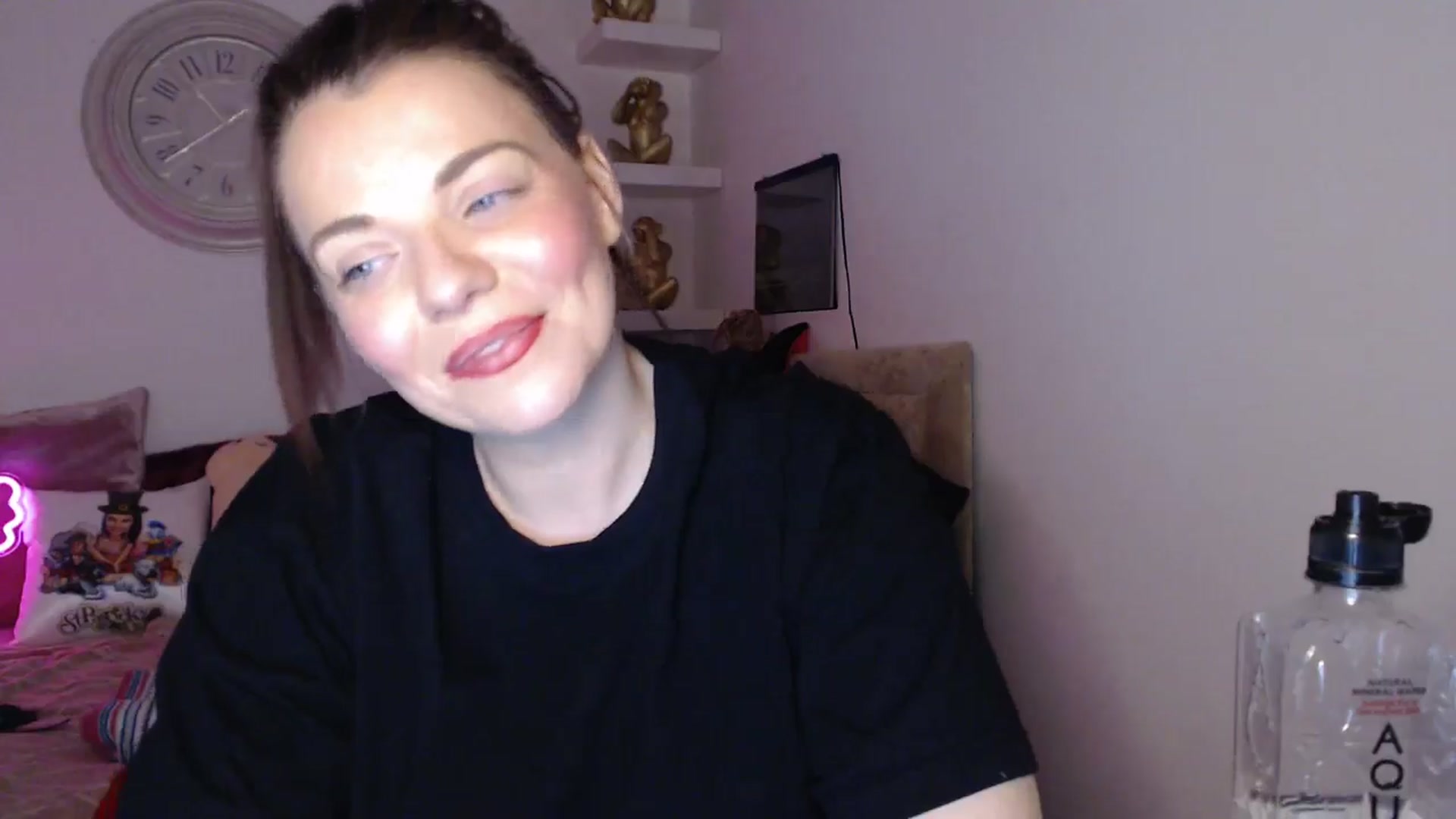 Gallery image thumbnail from innocentSamx's myfreecams stream on, 04/04/2025, 15:04 image 12 of 20