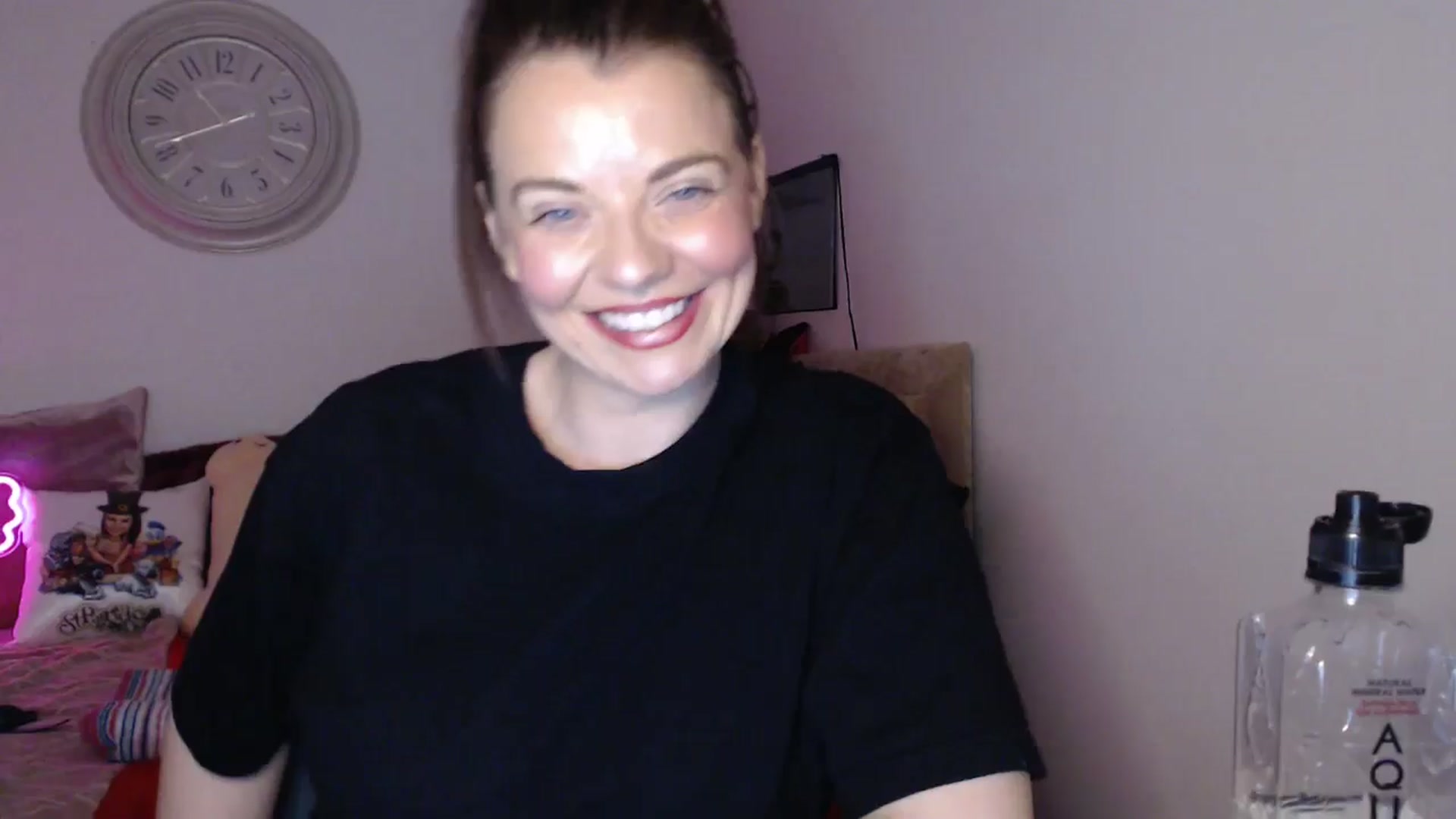 Gallery image thumbnail from innocentSamx's myfreecams stream on, 04/04/2025, 15:04 image 14 of 20