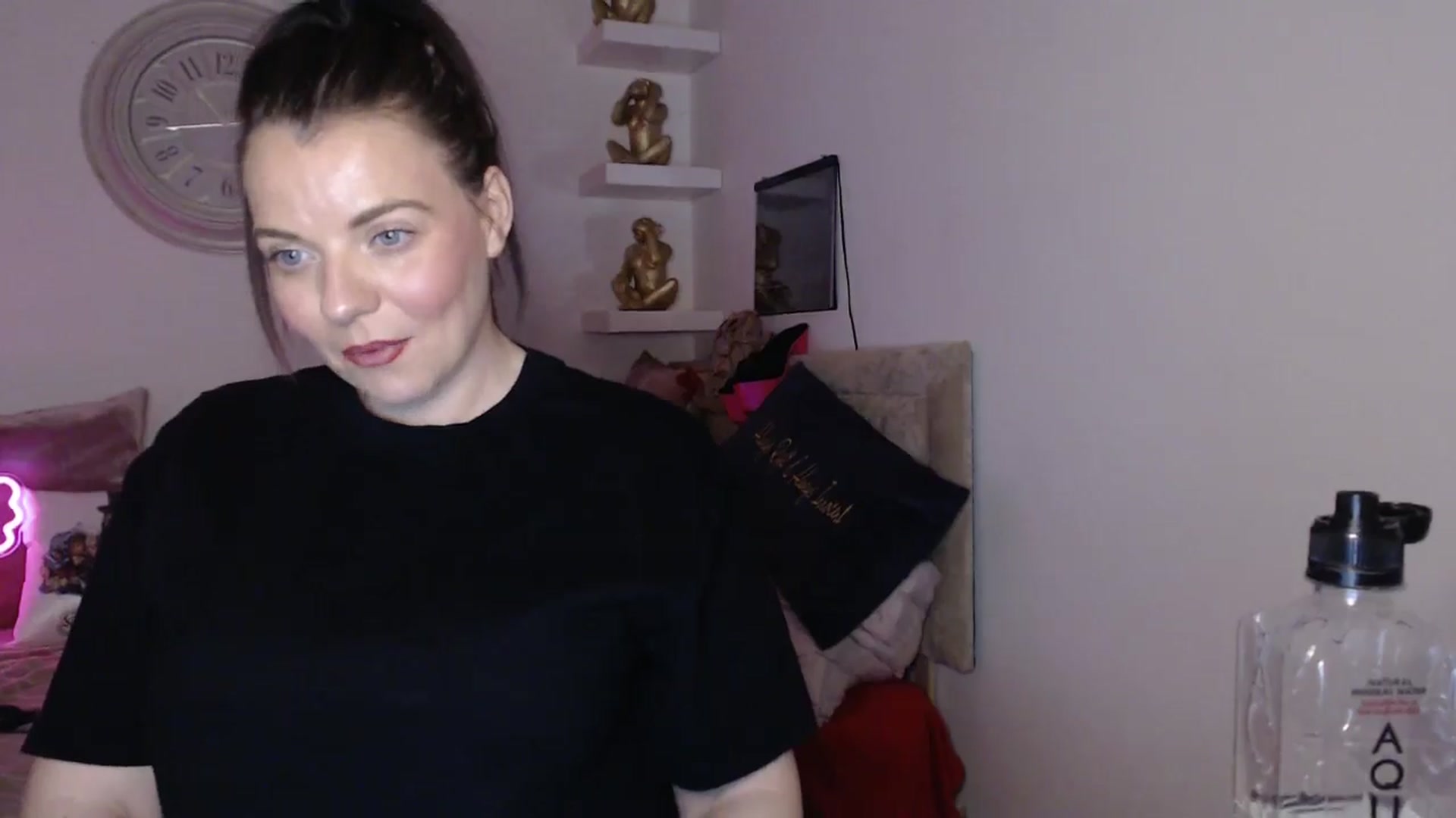 Gallery image thumbnail from innocentSamx's myfreecams stream on, 04/04/2025, 15:04 image 16 of 20