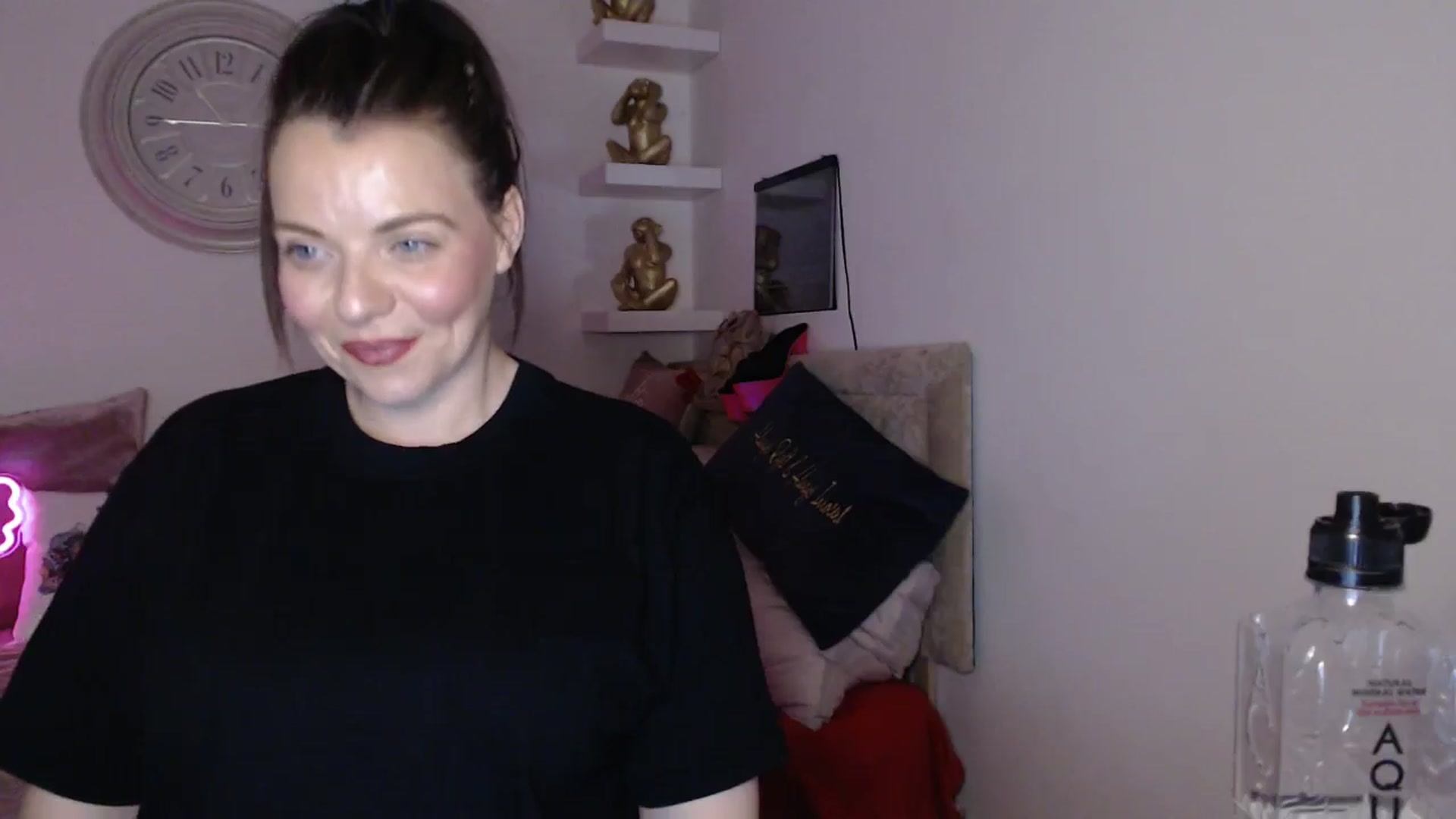 Gallery image thumbnail from innocentSamx's myfreecams stream on, 04/04/2025, 15:04 image 17 of 20