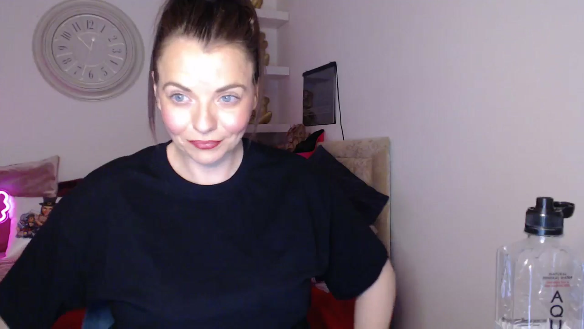 Gallery image thumbnail from innocentSamx's myfreecams stream on, 04/04/2025, 15:04 image 7 of 20