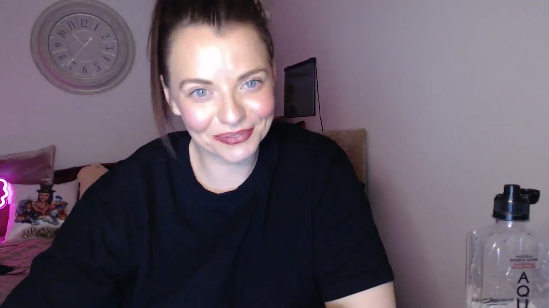 Gallery image thumbnail from innocentSamx's myfreecams stream on, 04/04/2025, 15:04 image 10 of 20