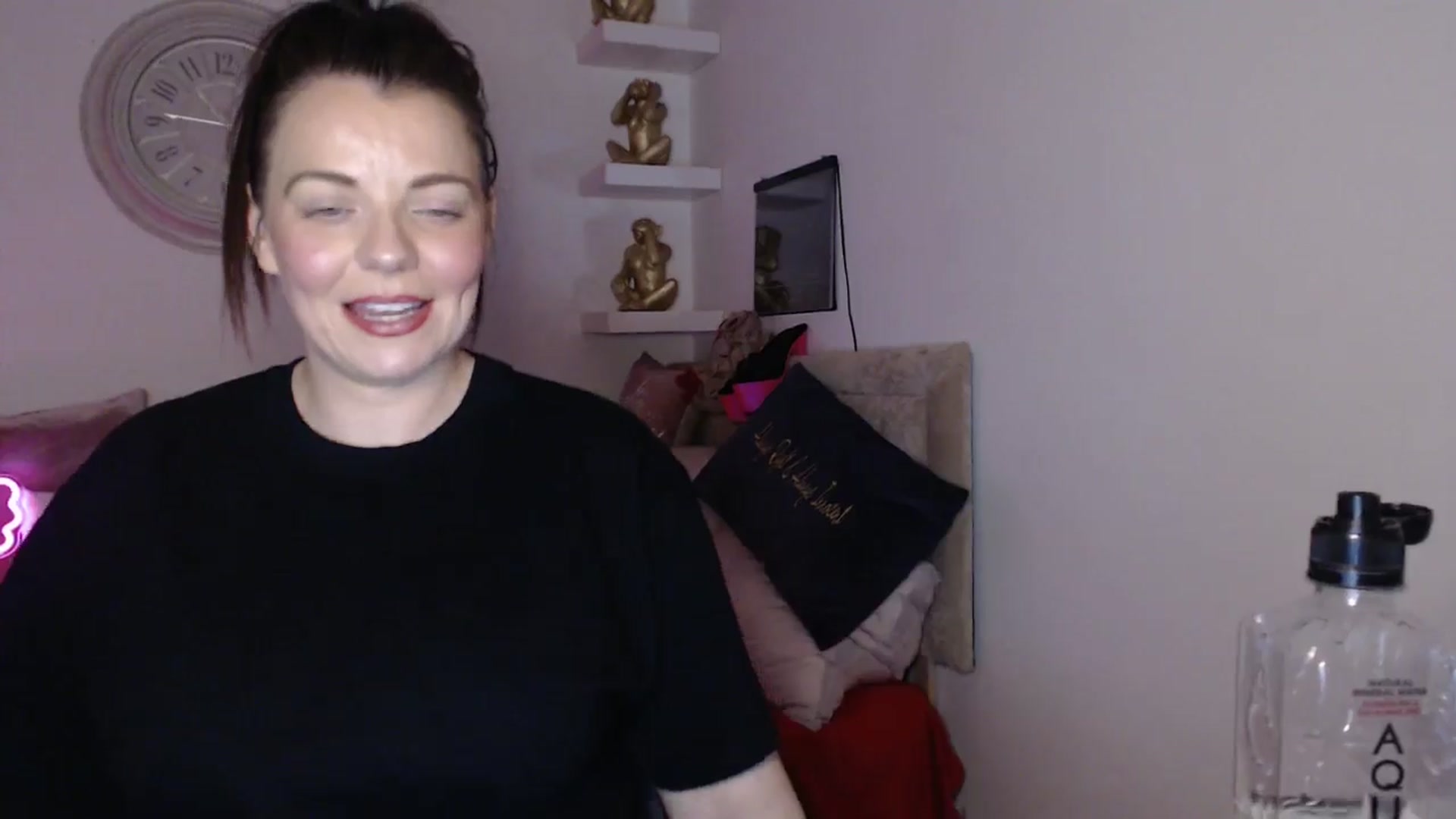 Gallery image thumbnail from innocentSamx's myfreecams stream on, 04/04/2025, 15:04 image 18 of 20