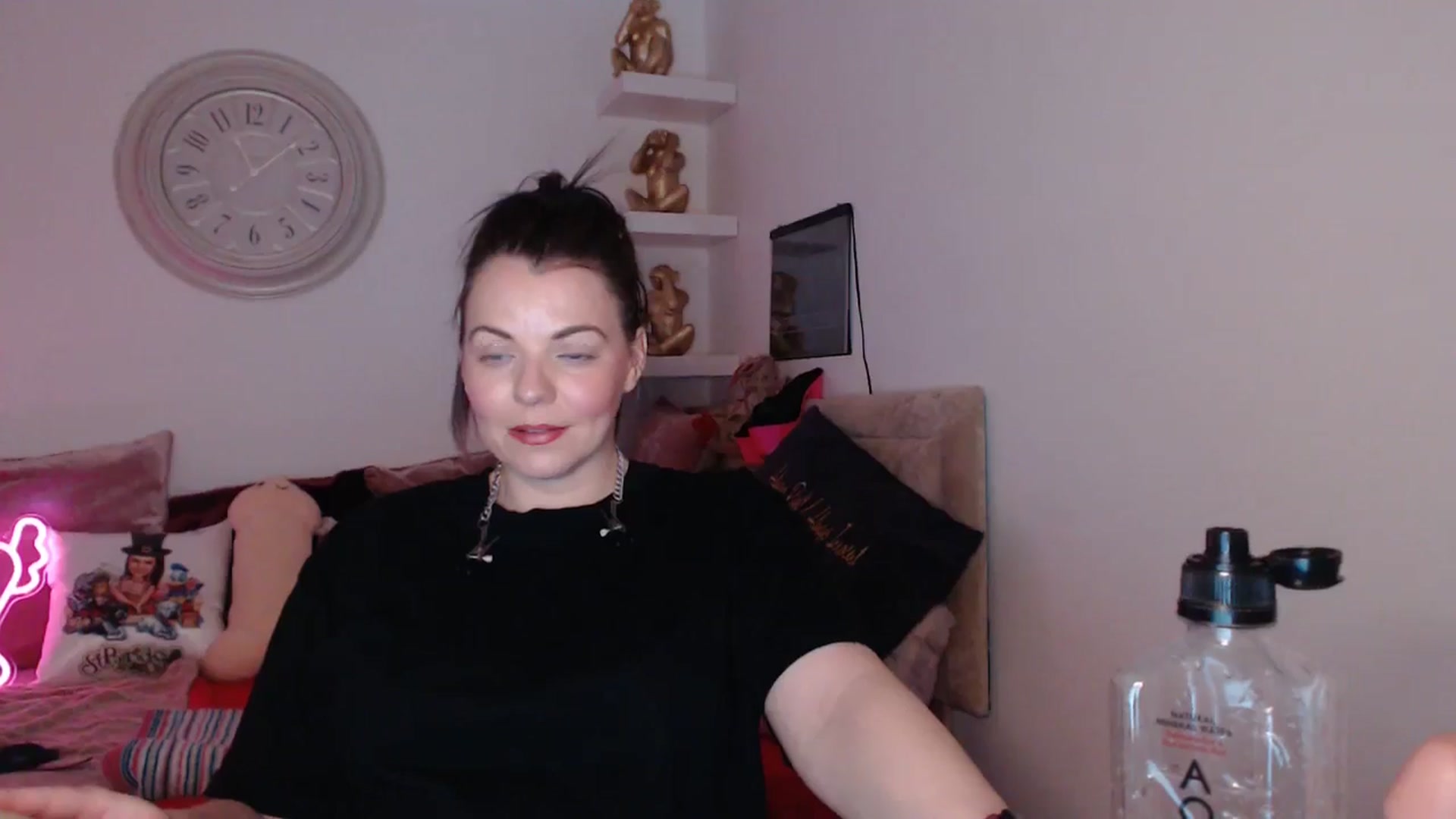 Gallery image thumbnail from innocentSamx's myfreecams stream on, 04/04/2025, 15:31 image 9 of 20