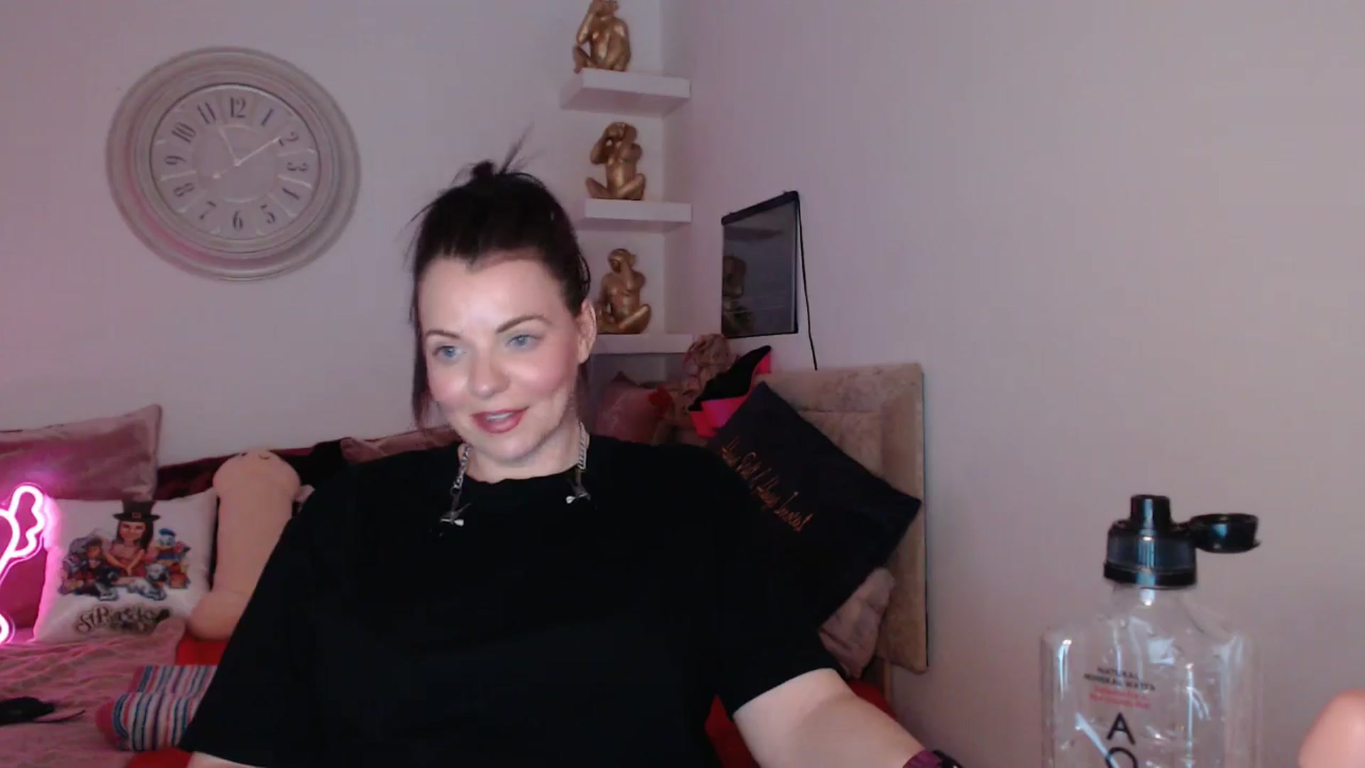 Gallery image thumbnail from innocentSamx's myfreecams stream on, 04/04/2025, 15:31 image 10 of 20