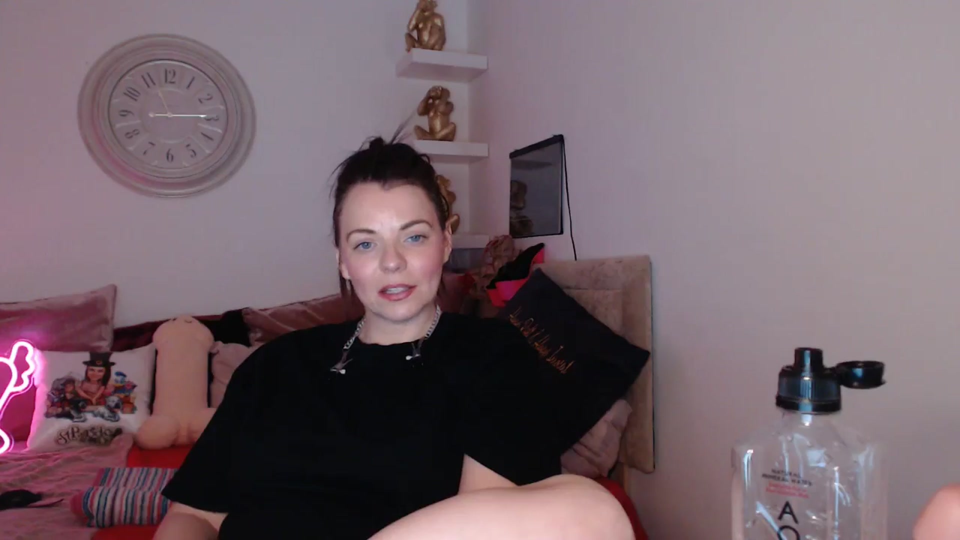 Gallery image thumbnail from innocentSamx's myfreecams stream on, 04/04/2025, 15:31 image 17 of 20