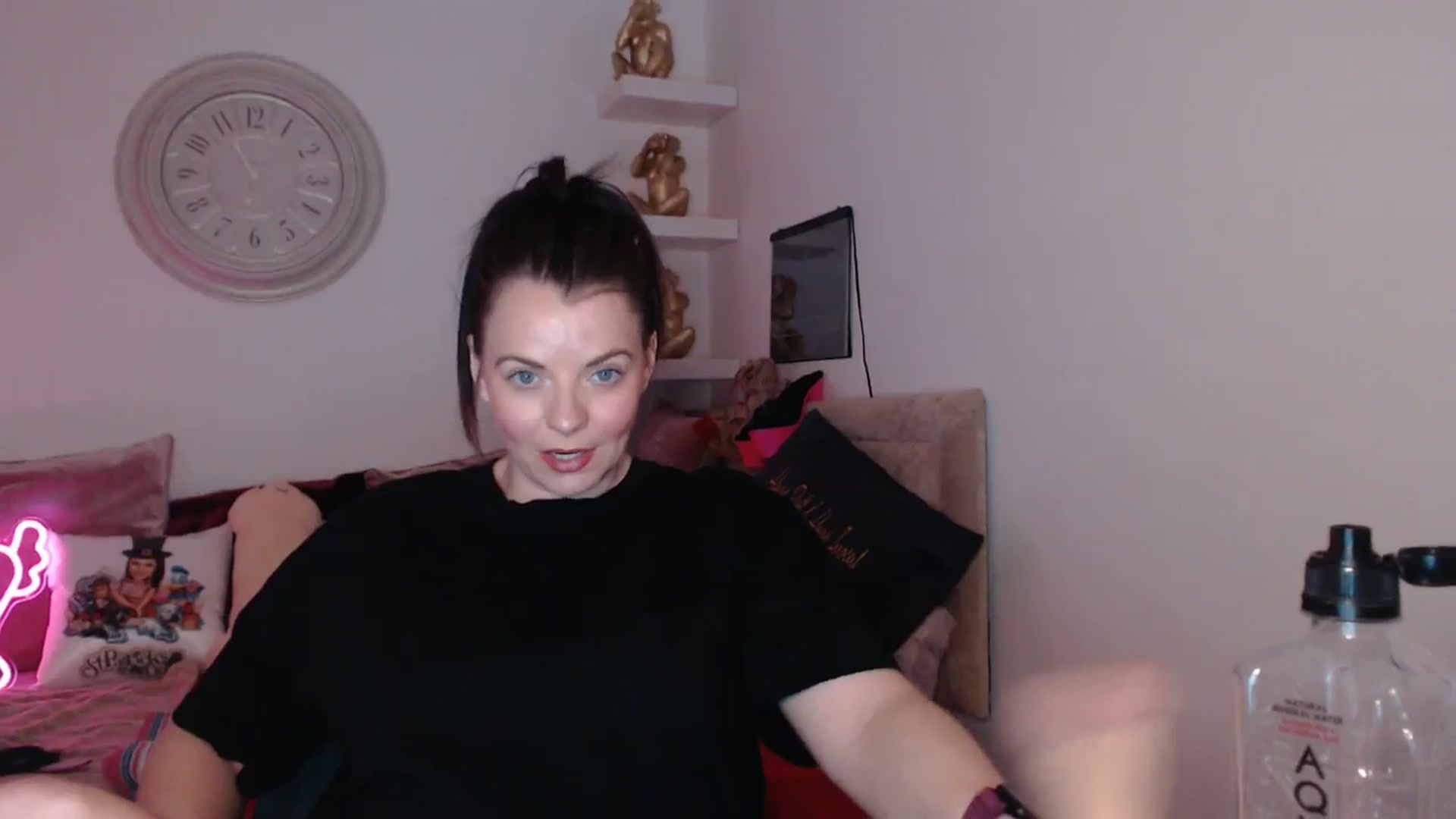 Gallery image thumbnail from innocentSamx's myfreecams stream on, 04/04/2025, 15:31 image 2 of 20