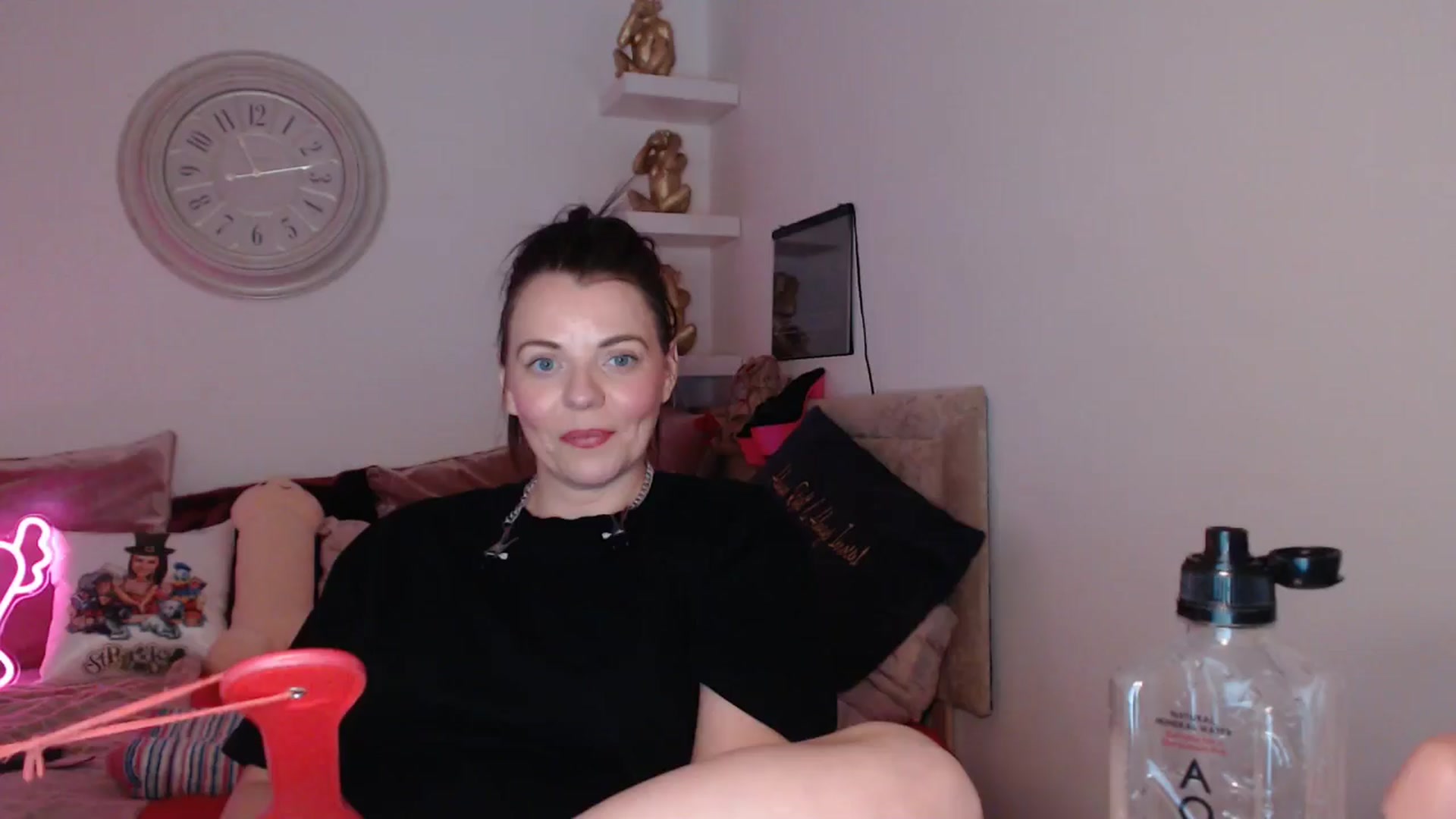 Gallery image thumbnail from innocentSamx's myfreecams stream on, 04/04/2025, 15:31 image 15 of 20