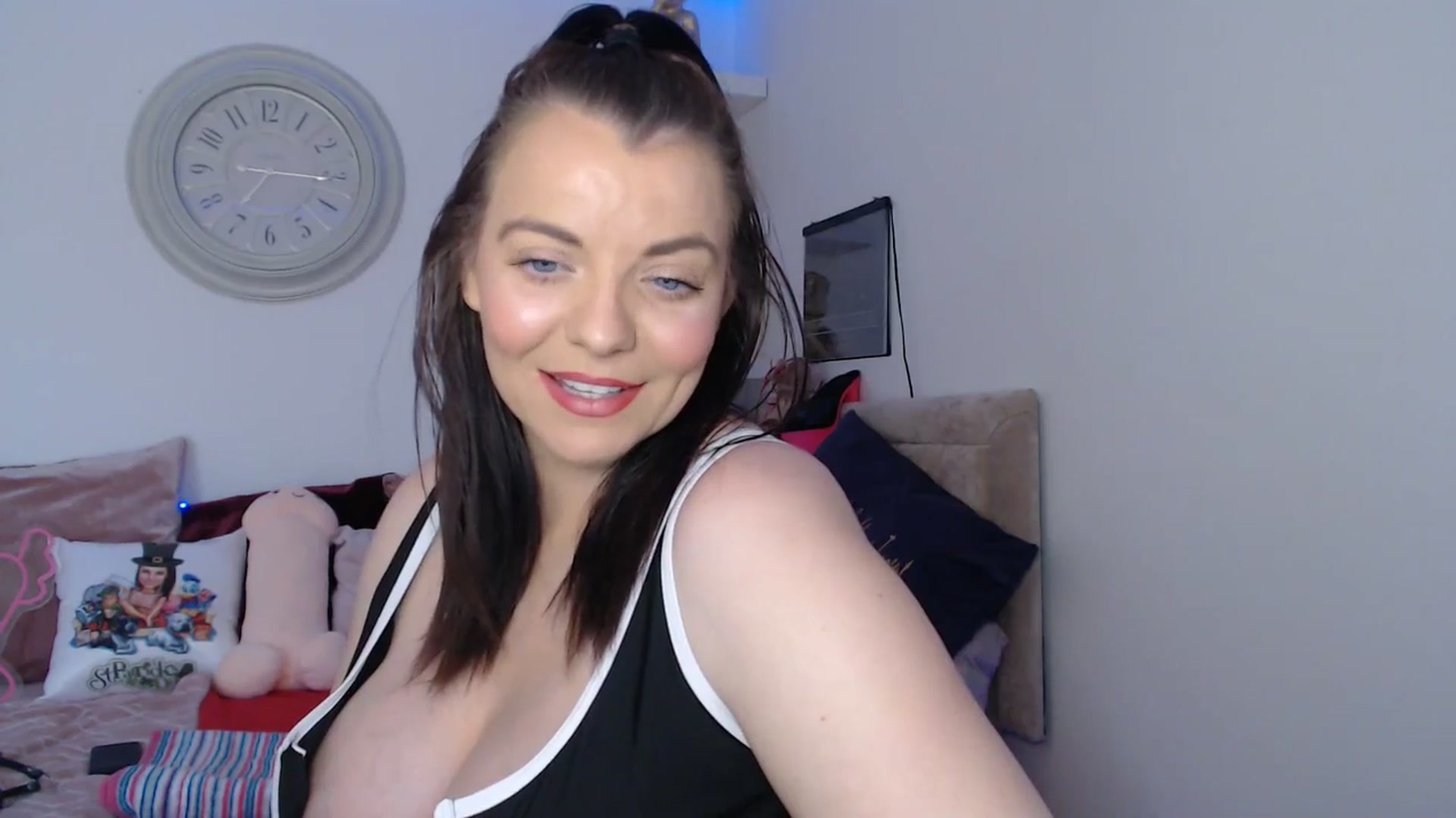 Gallery image thumbnail from innocentSamx's myfreecams stream on, 04/06/2025, 11:33 image 18 of 20