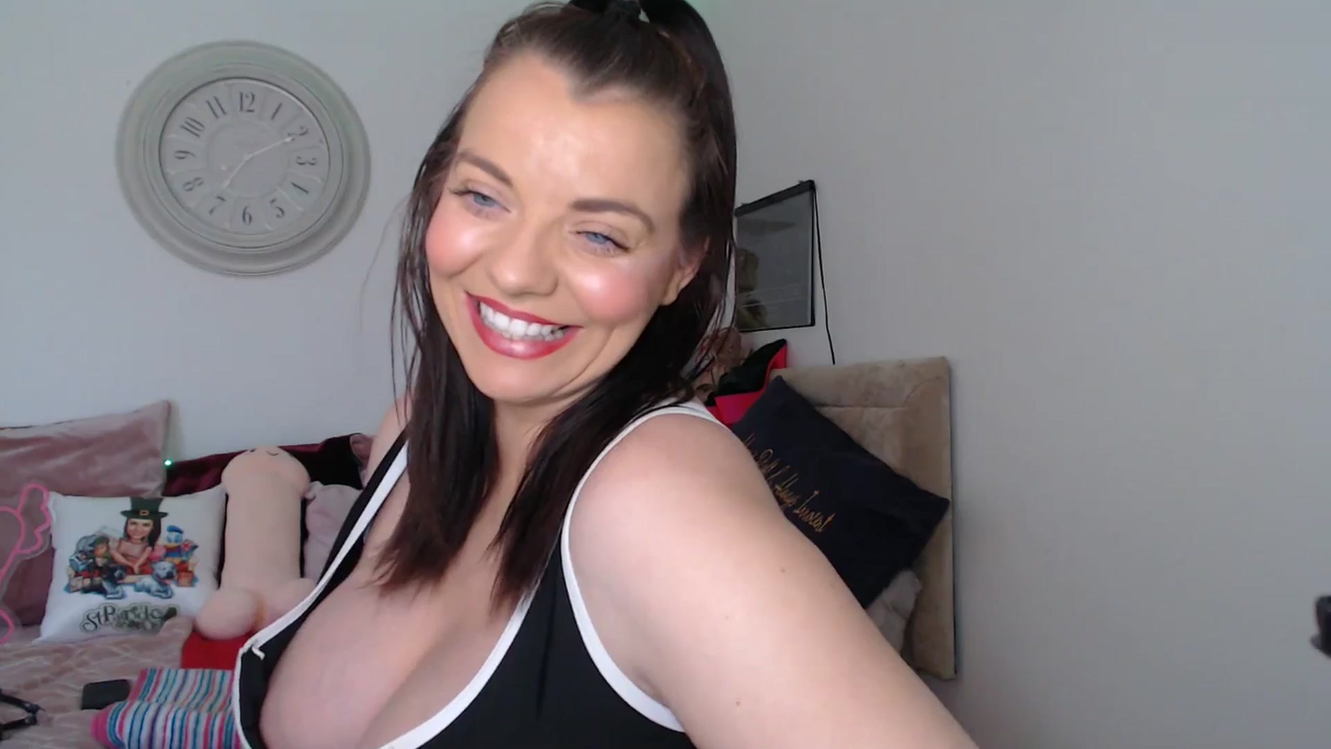 Gallery image thumbnail from innocentSamx's myfreecams stream on, 04/06/2025, 11:33 image 13 of 20
