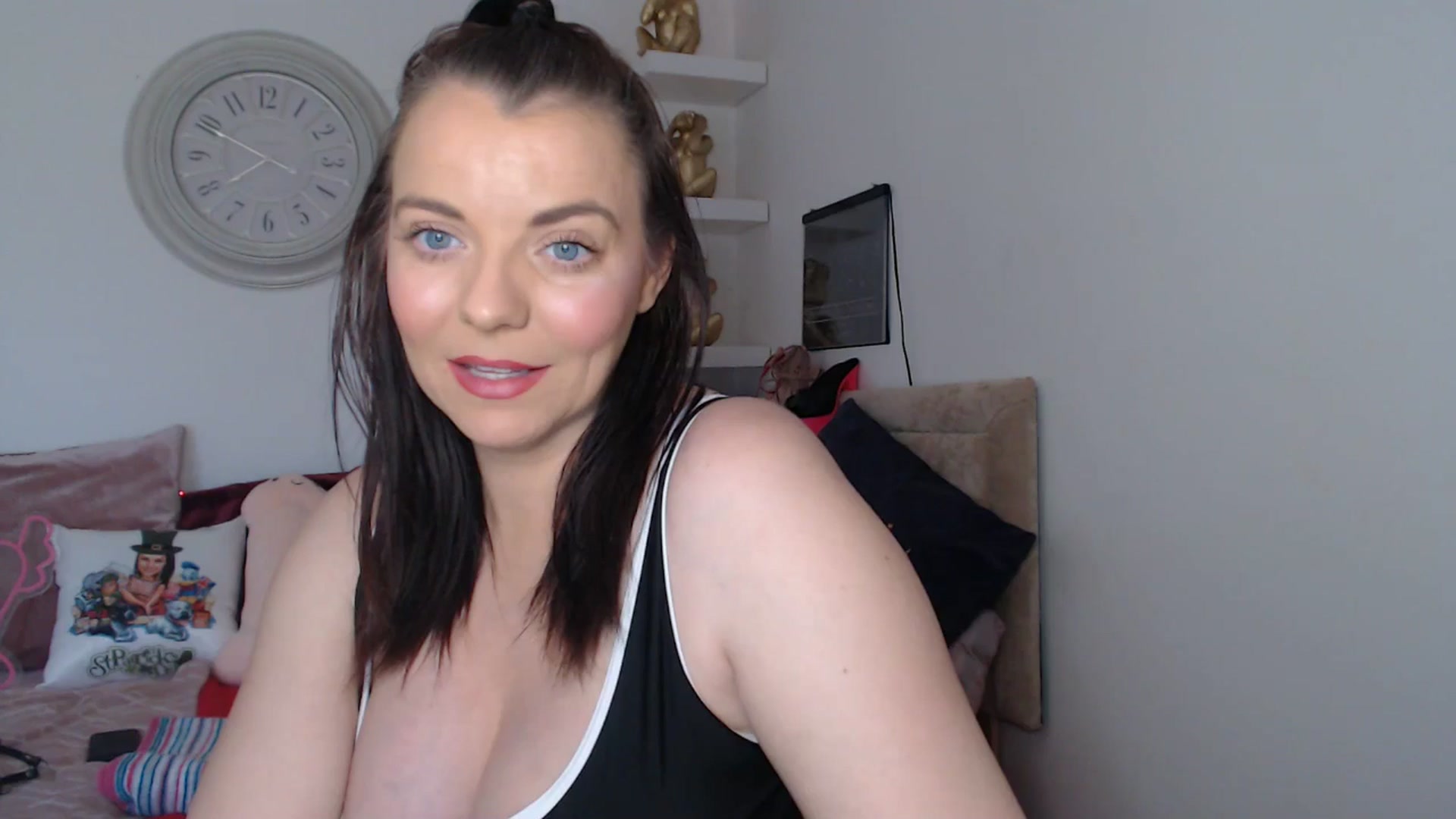 Gallery image thumbnail from innocentSamx's myfreecams stream on, 04/06/2025, 12:57 image 6 of 20