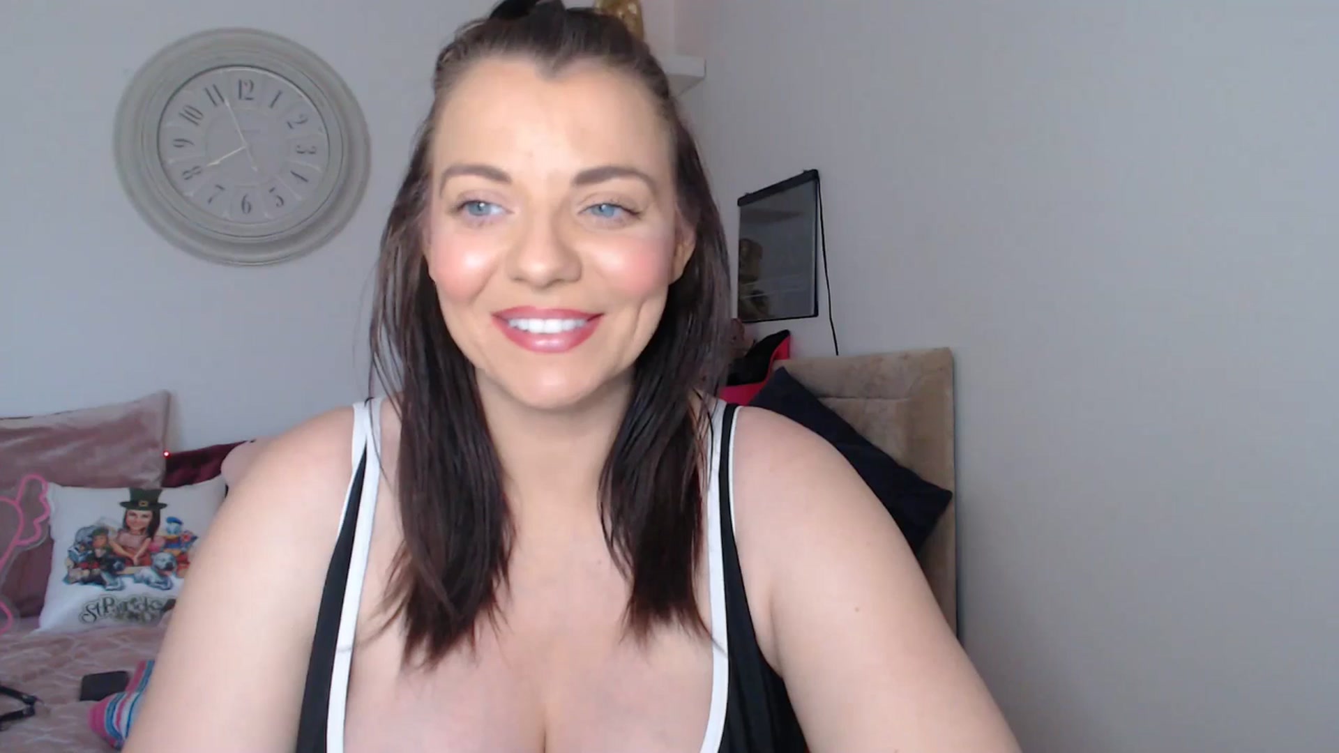 Gallery image thumbnail from innocentSamx's myfreecams stream on, 04/06/2025, 12:57 image 8 of 20