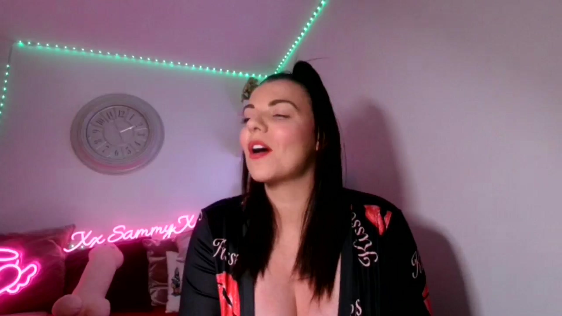 Gallery image thumbnail from innocentSamx's myfreecams stream on, 04/08/2025, 18:22 image 8 of 20