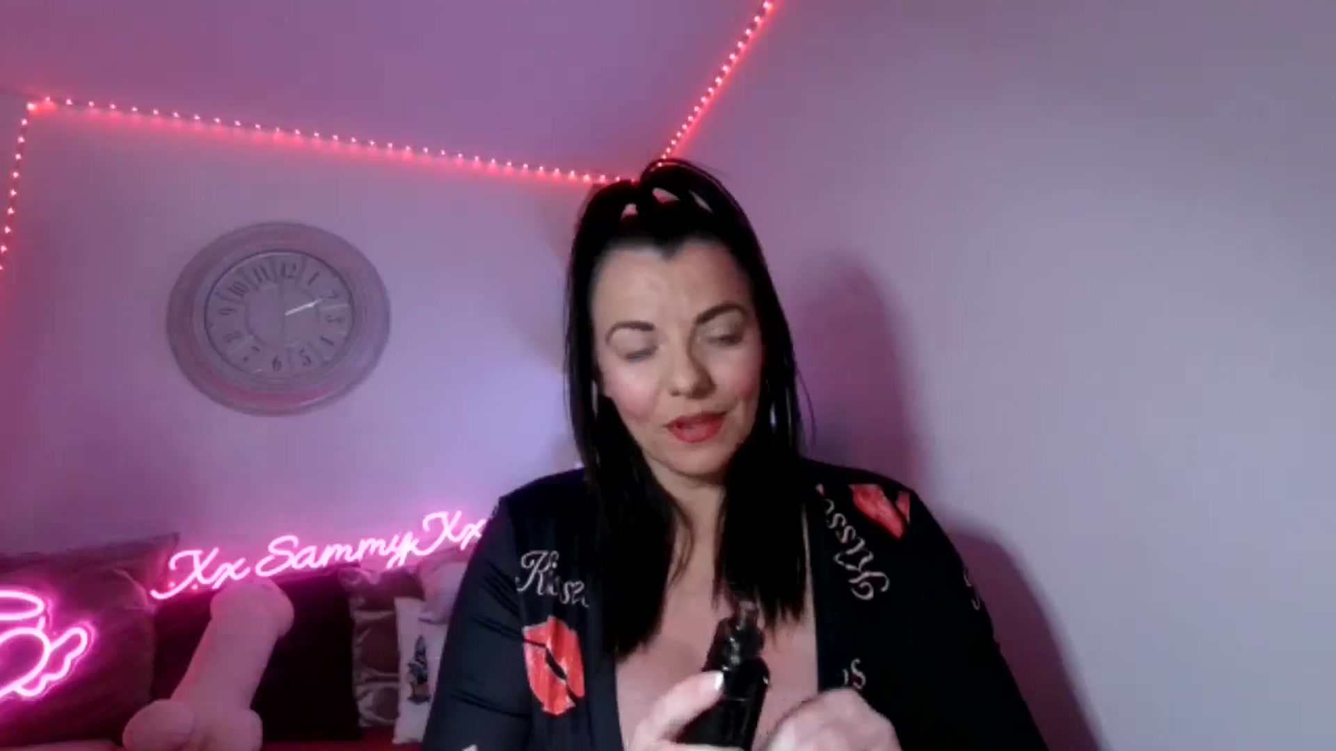 Gallery image thumbnail from innocentSamx's myfreecams stream on, 04/08/2025, 18:22 image 11 of 20
