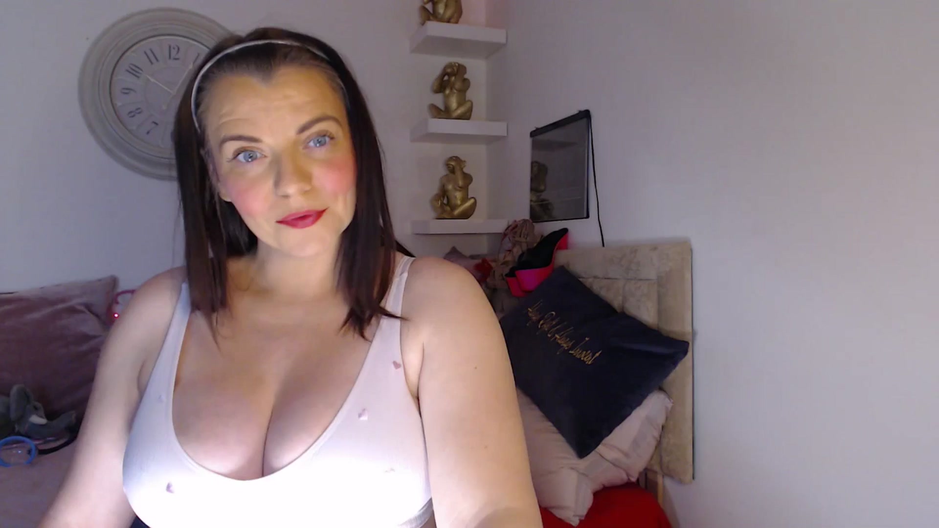 Gallery image thumbnail from innocentSamx's myfreecams stream on, 04/11/2025, 14:37 image 2 of 20