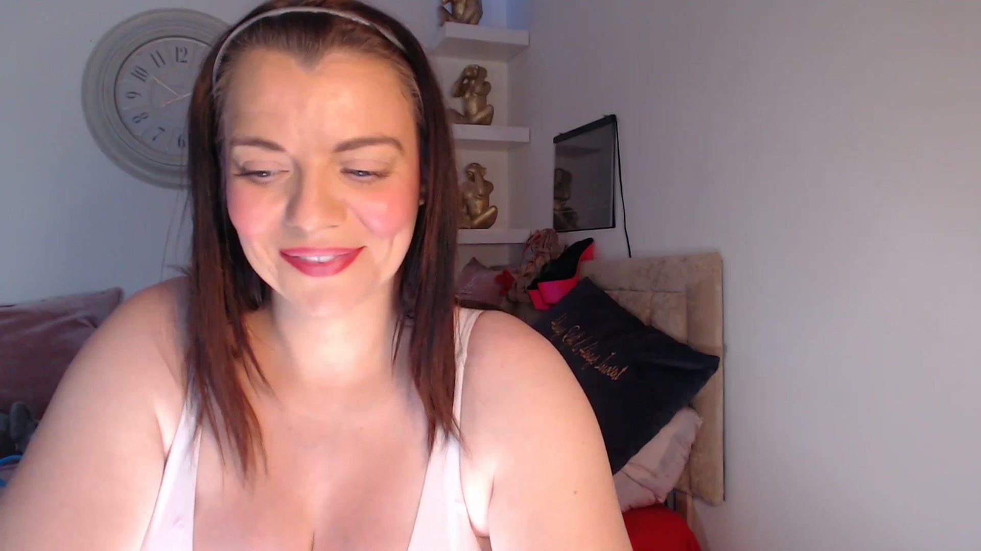 Gallery image thumbnail from innocentSamx's myfreecams stream on, 04/11/2025, 14:37 image 8 of 20