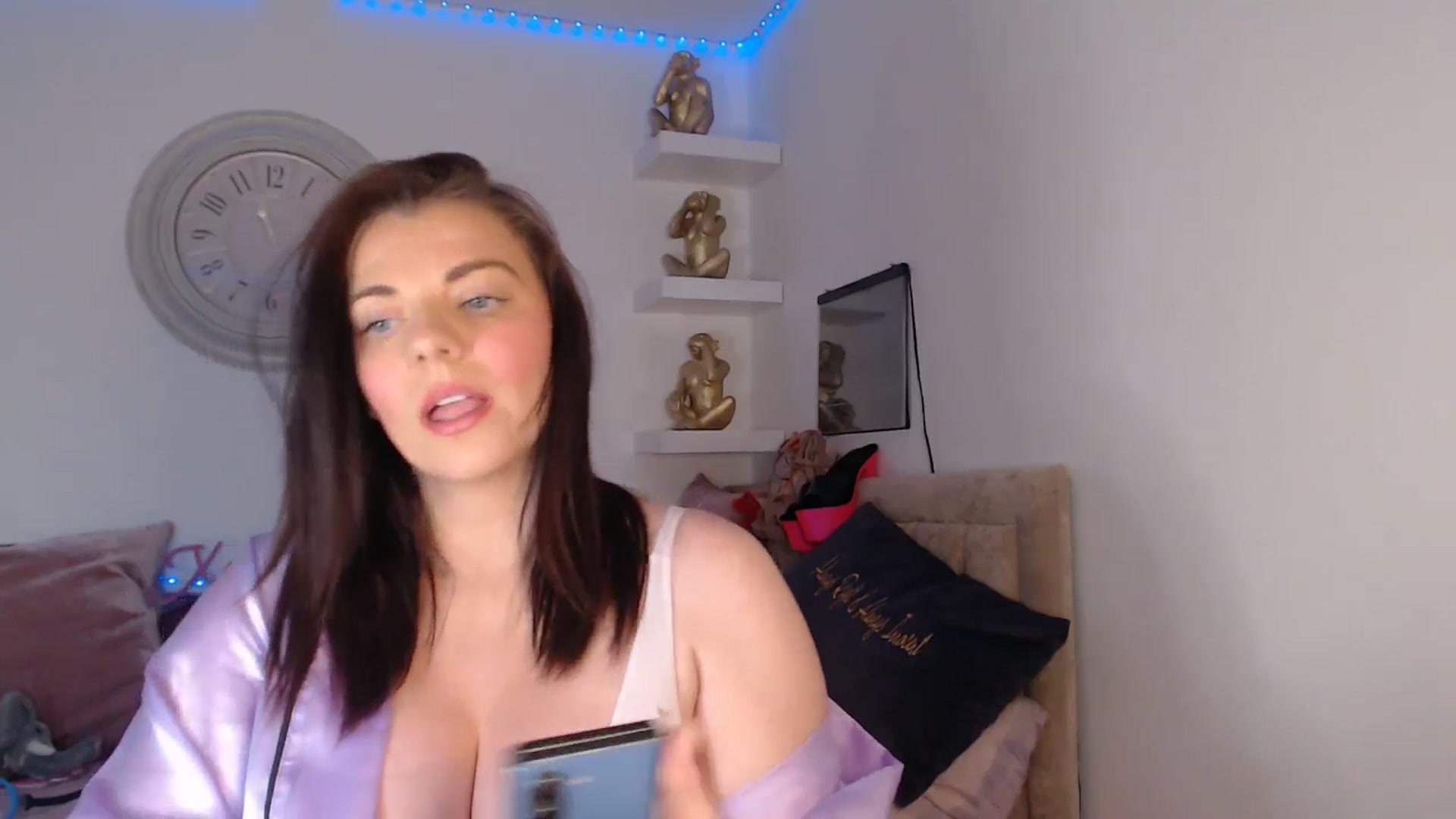 Gallery image thumbnail from innocentSamx's myfreecams stream on, 04/11/2025, 15:51 image 13 of 20