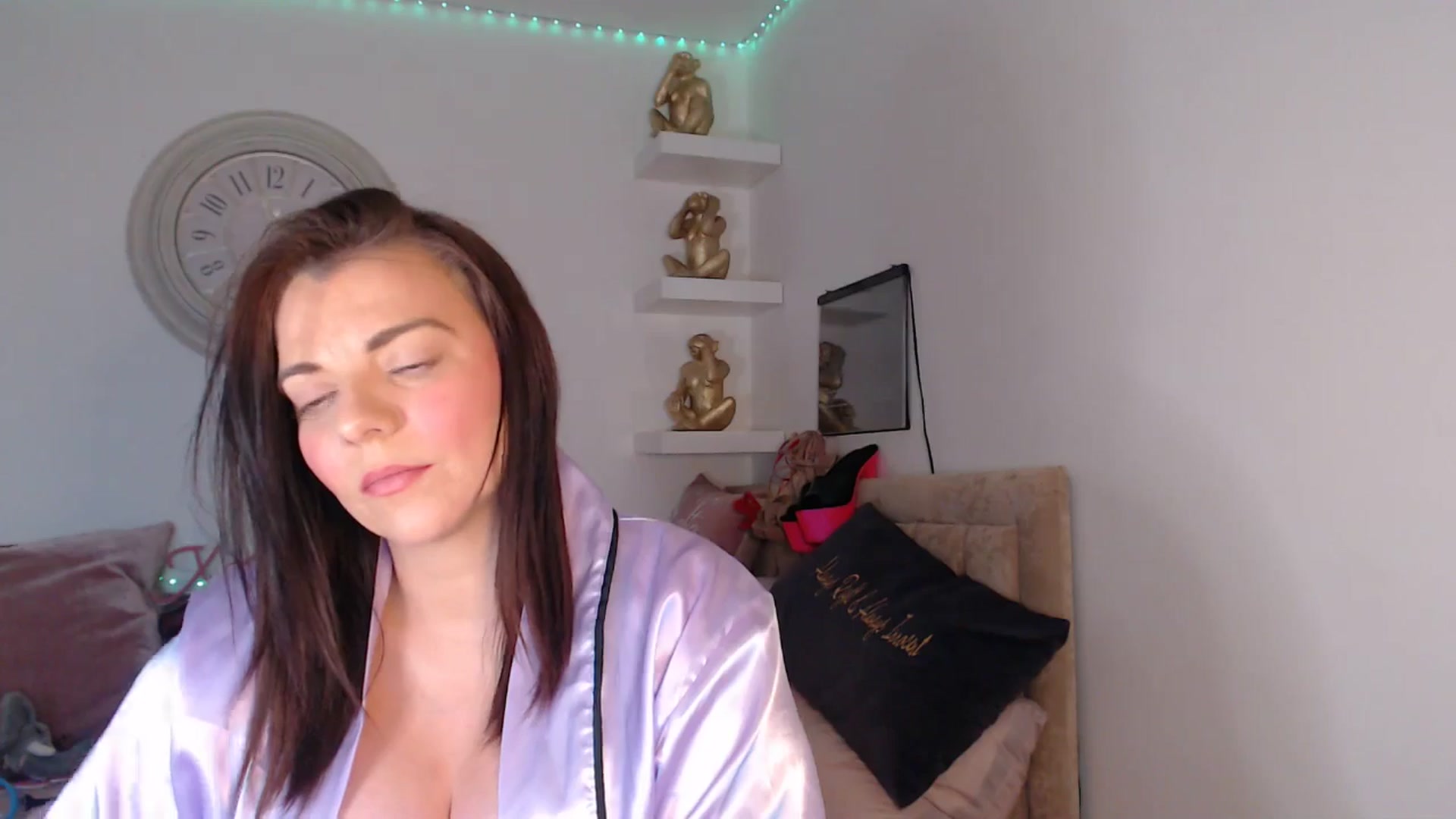 Gallery image thumbnail from innocentSamx's myfreecams stream on, 04/11/2025, 15:51 image 17 of 20