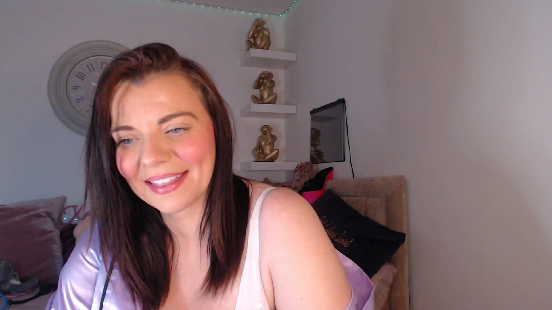 Gallery image thumbnail from innocentSamx's myfreecams stream on, 04/11/2025, 15:51 image 8 of 20