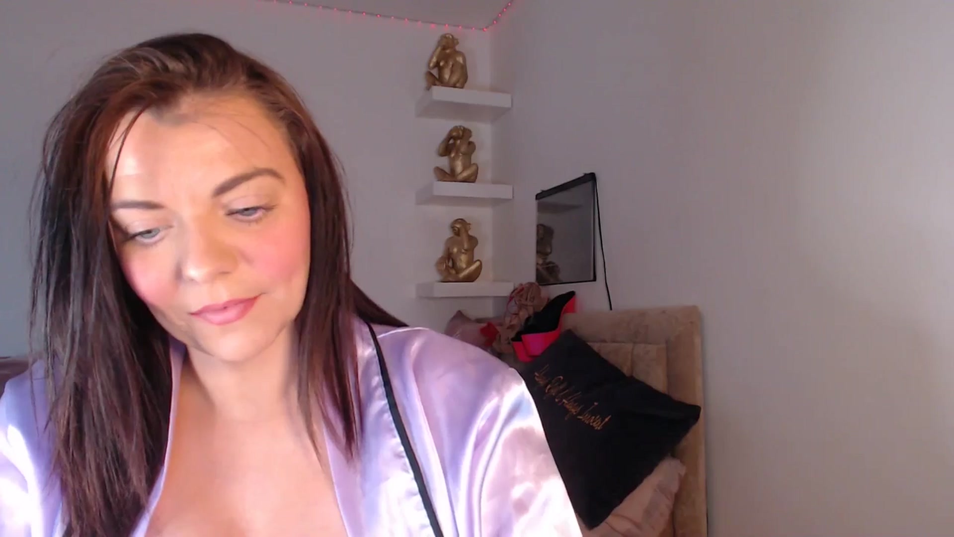 Gallery image thumbnail from innocentSamx's myfreecams stream on, 04/11/2025, 16:19 image 19 of 20