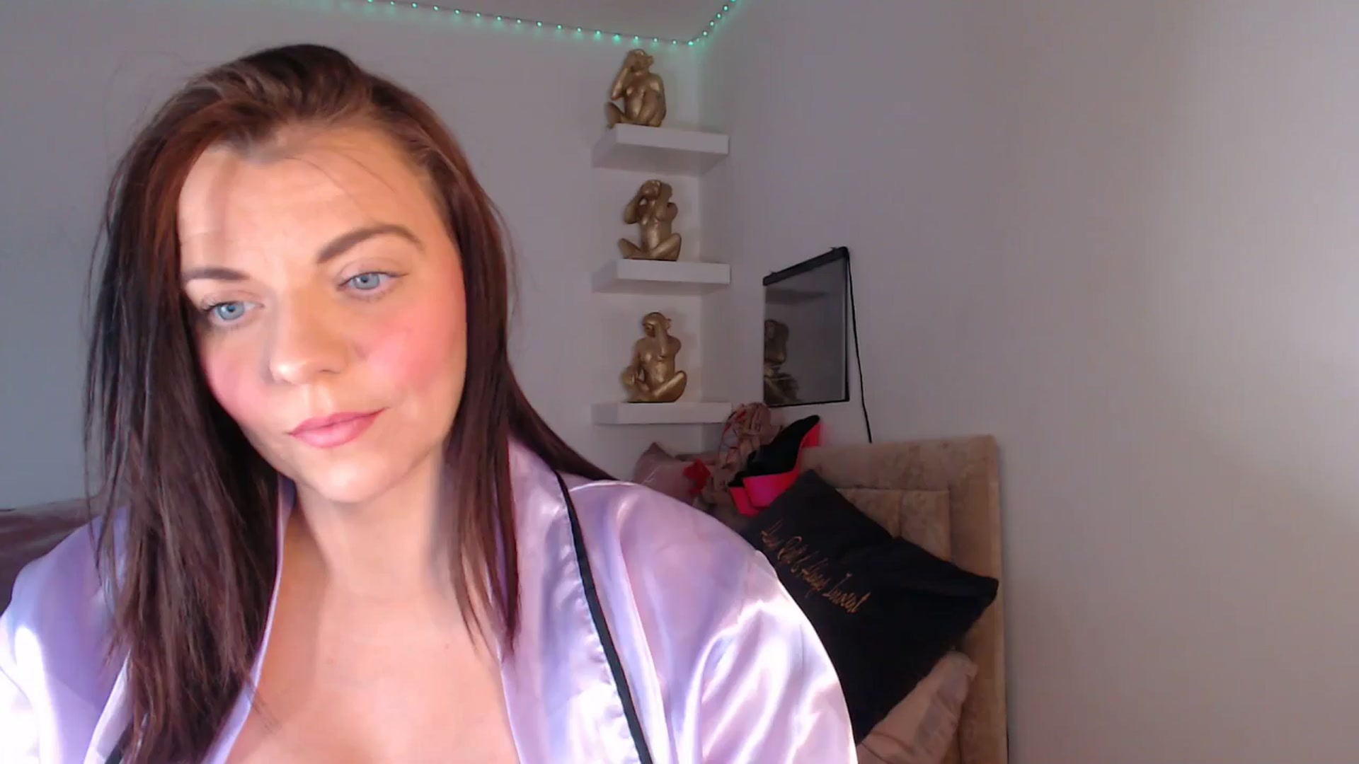 Gallery image thumbnail from innocentSamx's myfreecams stream on, 04/11/2025, 16:19 image 14 of 20