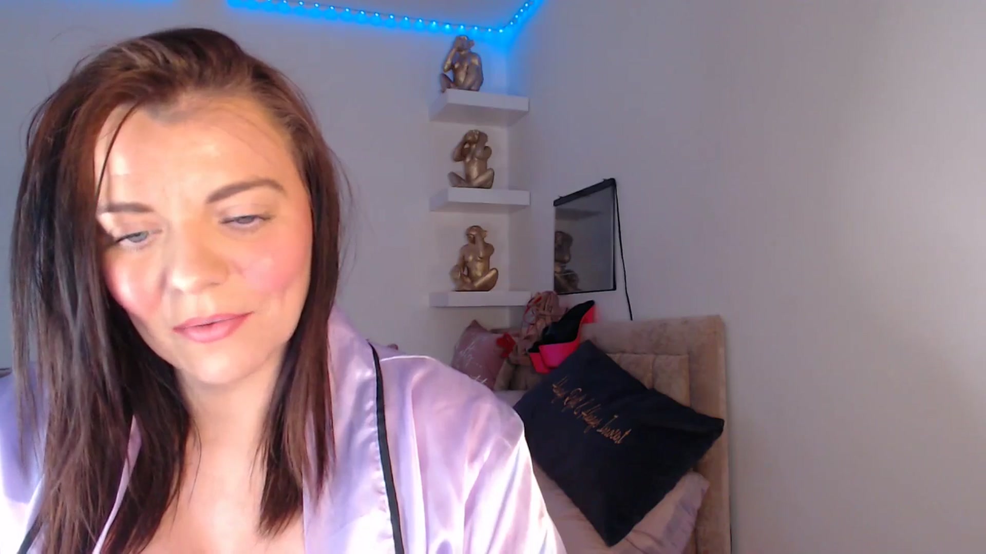 Gallery image thumbnail from innocentSamx's myfreecams stream on, 04/11/2025, 16:19 image 8 of 20