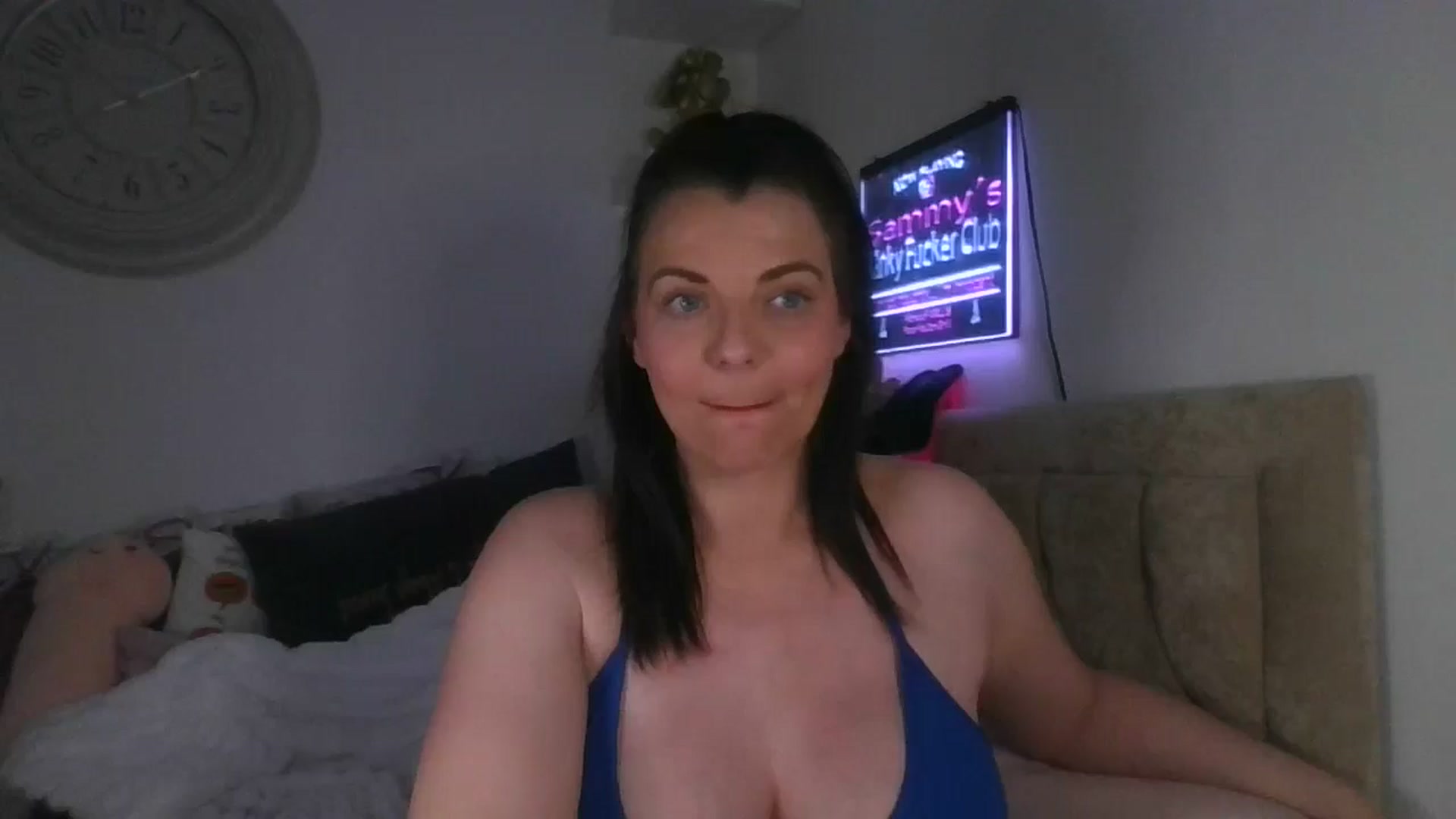 Gallery image thumbnail from innocentSamx's myfreecams stream on, 04/12/2025, 14:40 image 11 of 20