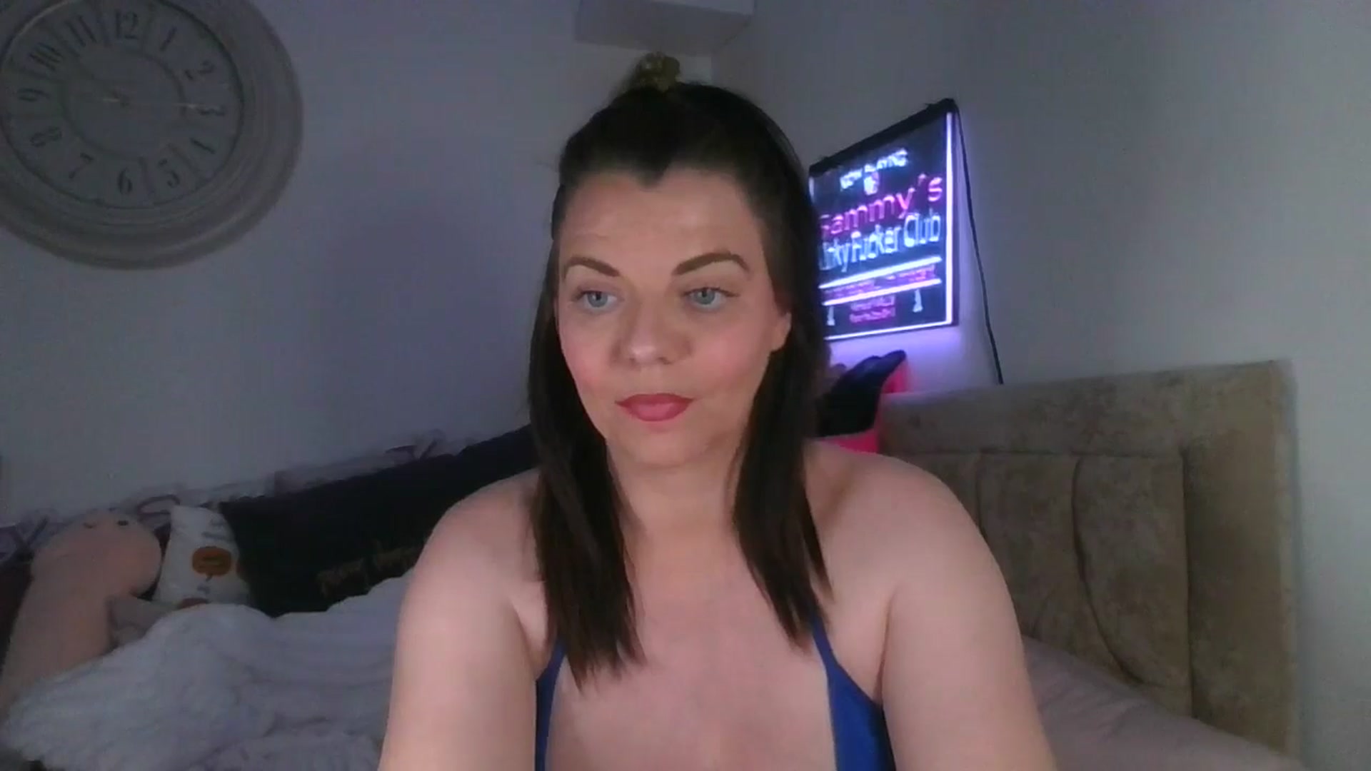 Gallery image thumbnail from innocentSamx's myfreecams stream on, 04/12/2025, 14:40 image 14 of 20
