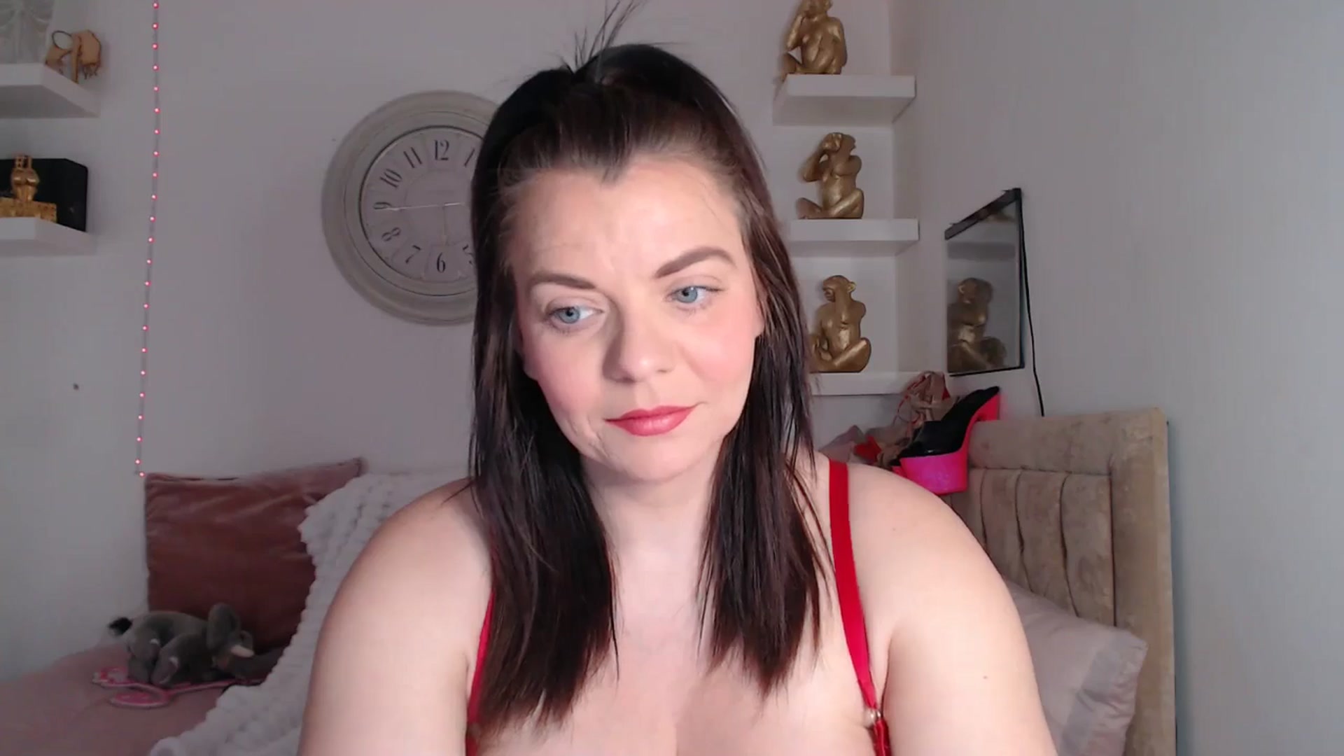 Gallery image thumbnail from innocentSamx's myfreecams stream on, 04/14/2025, 10:07 image 14 of 20