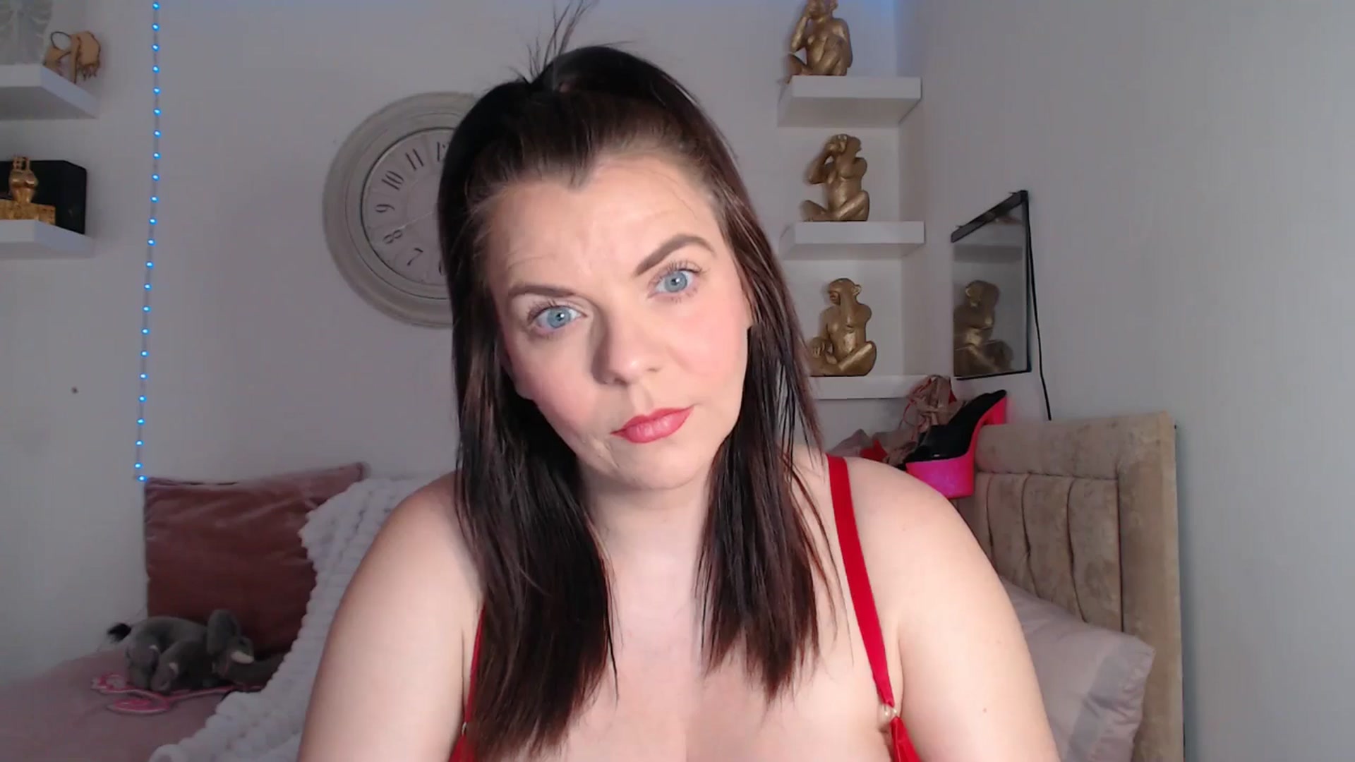 Gallery image thumbnail from innocentSamx's myfreecams stream on, 04/14/2025, 10:07 image 11 of 20
