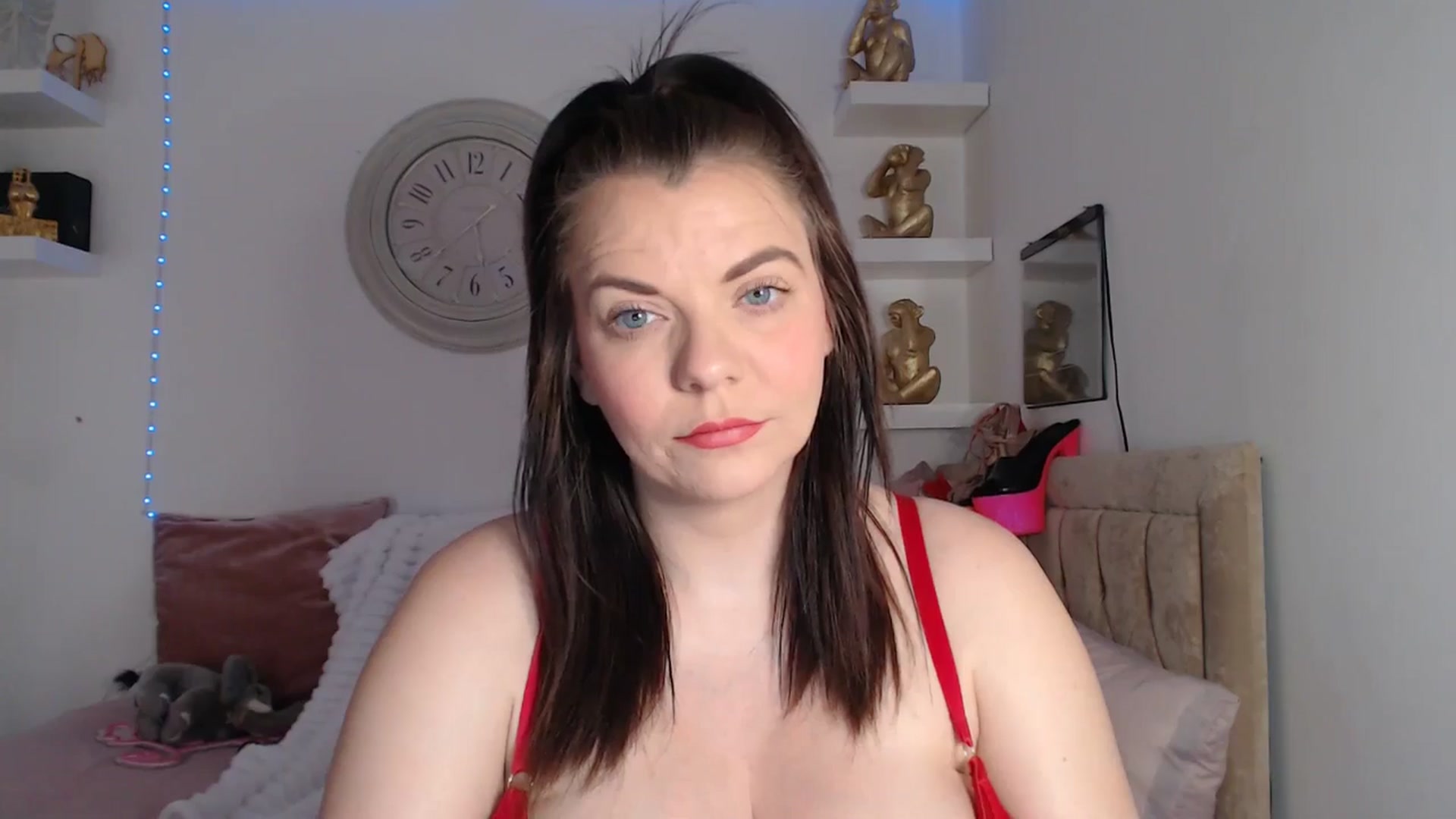 Gallery image thumbnail from innocentSamx's myfreecams stream on, 04/14/2025, 10:07 image 9 of 20