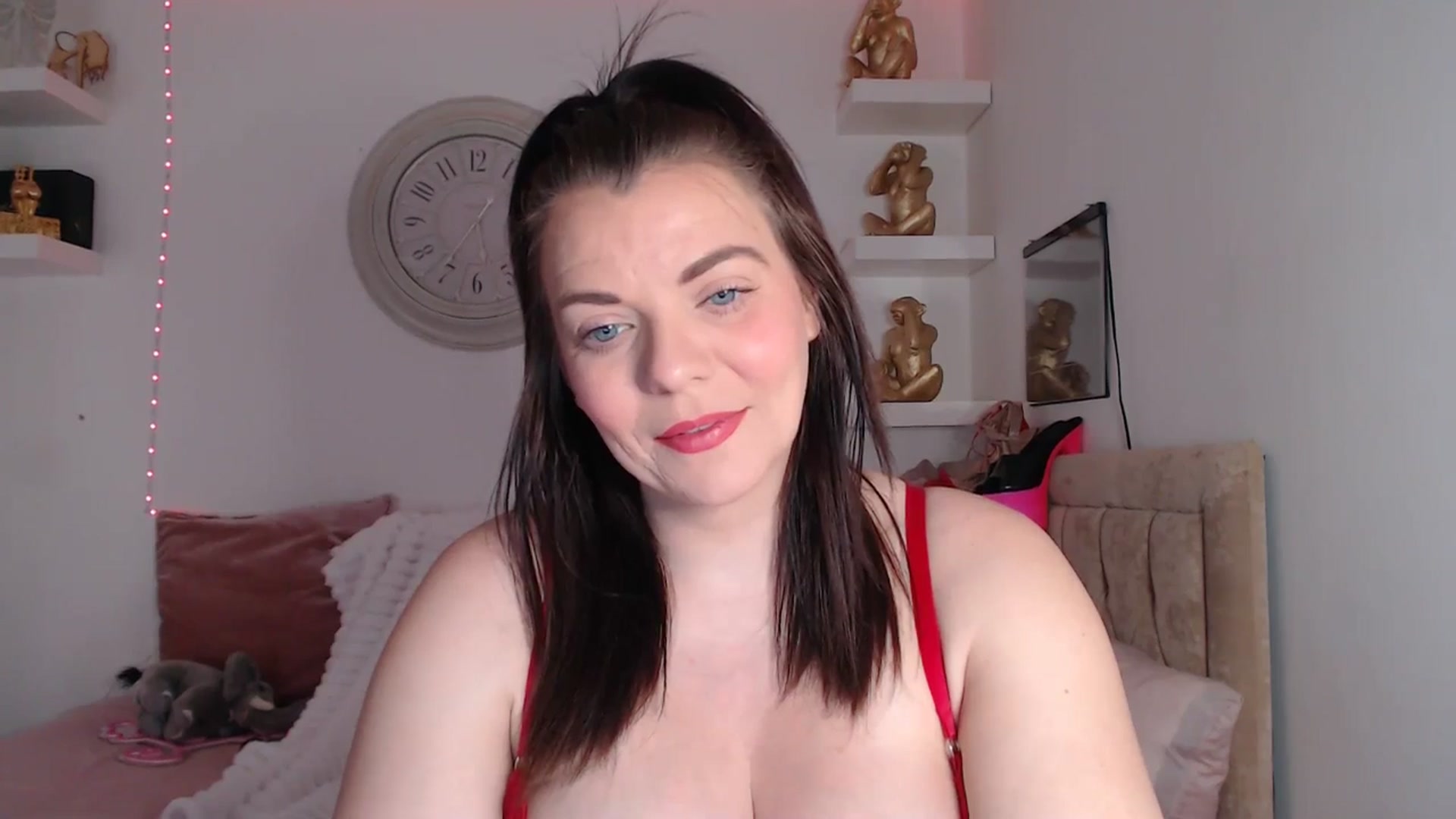 Gallery image thumbnail from innocentSamx's myfreecams stream on, 04/14/2025, 10:07 image 7 of 20
