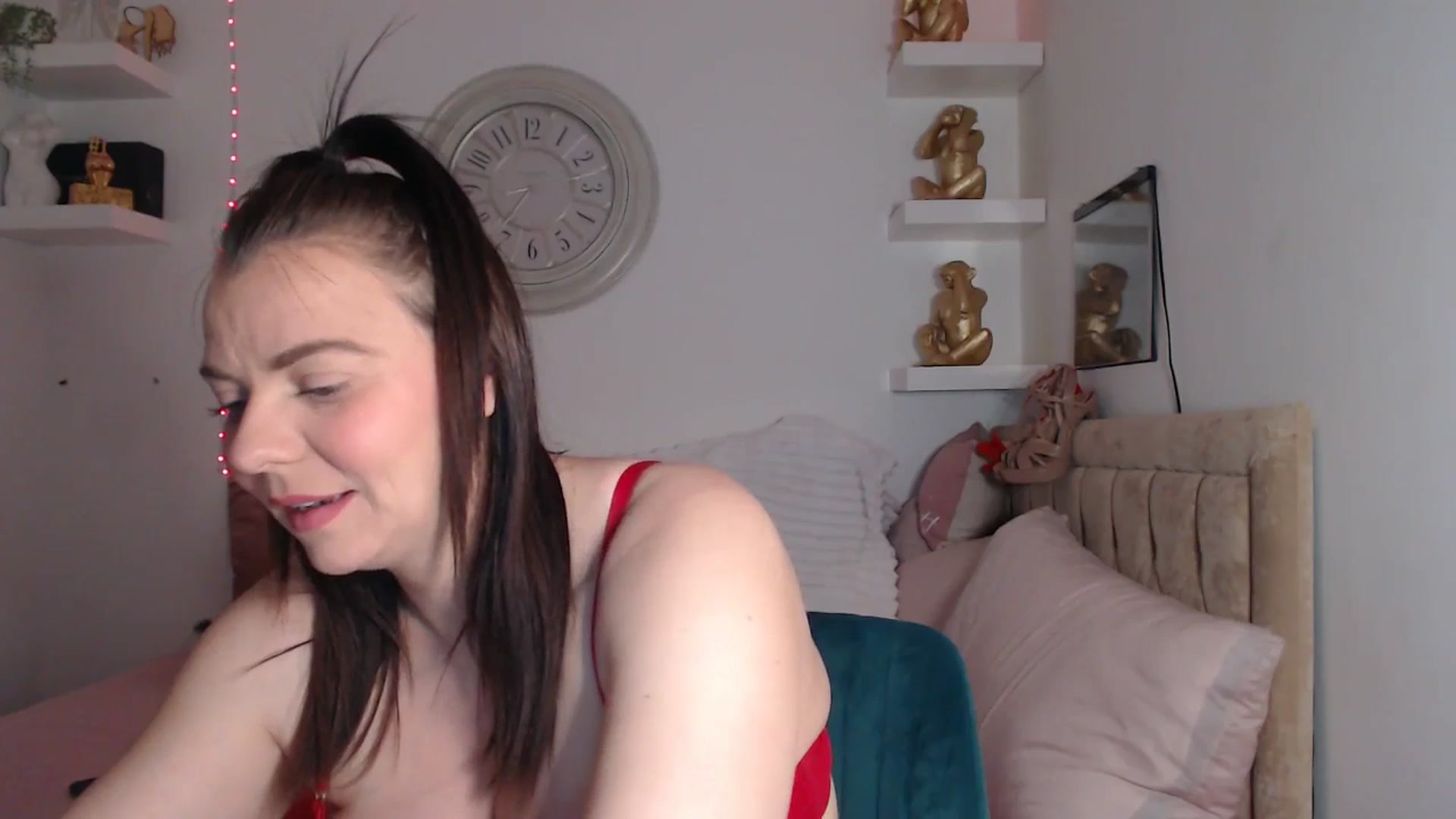 Gallery image thumbnail from innocentSamx's myfreecams stream on, 04/14/2025, 11:38 image 10 of 20