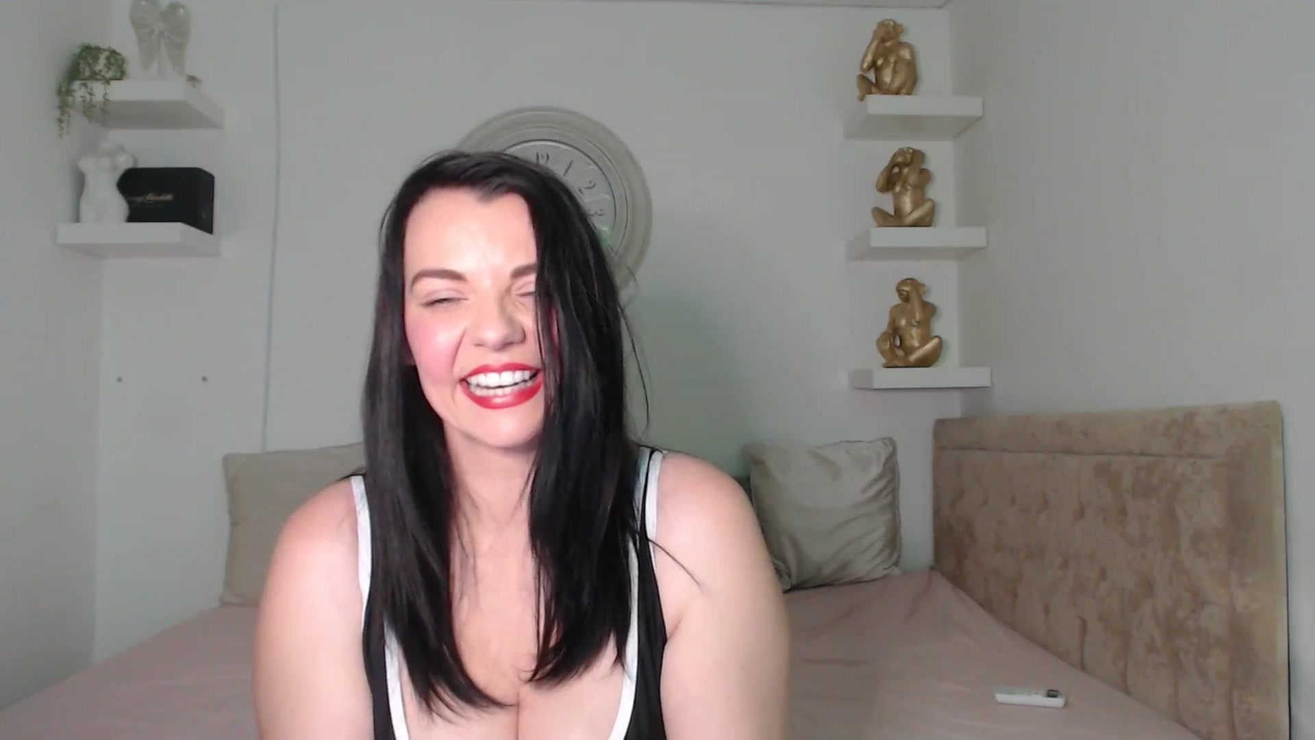 Gallery image thumbnail from innocentSamx's myfreecams stream on, 11/16/2025, 15:13 image 11 of 20