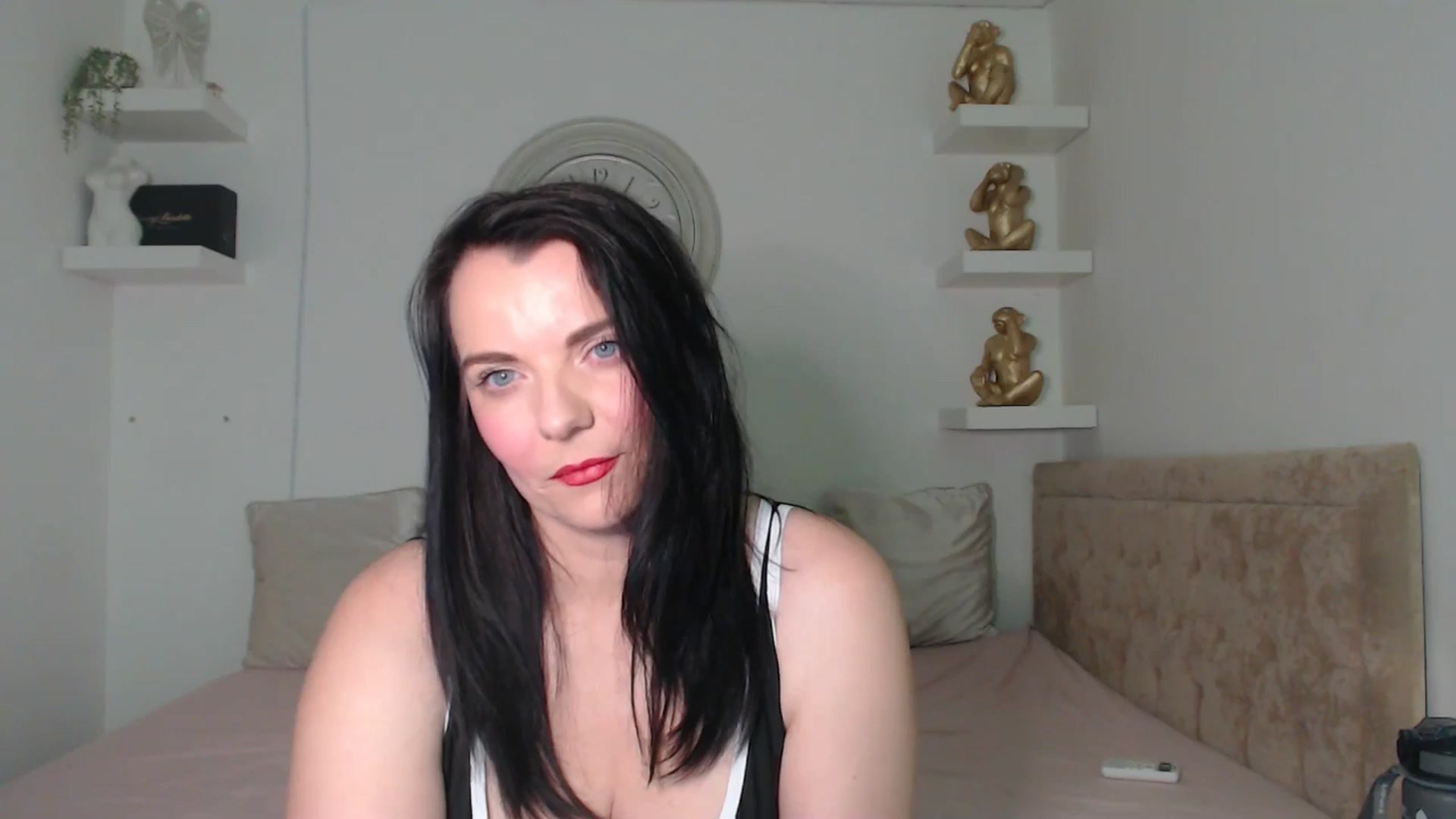Gallery image thumbnail from innocentSamx's myfreecams stream on, 11/16/2025, 15:13 image 9 of 20