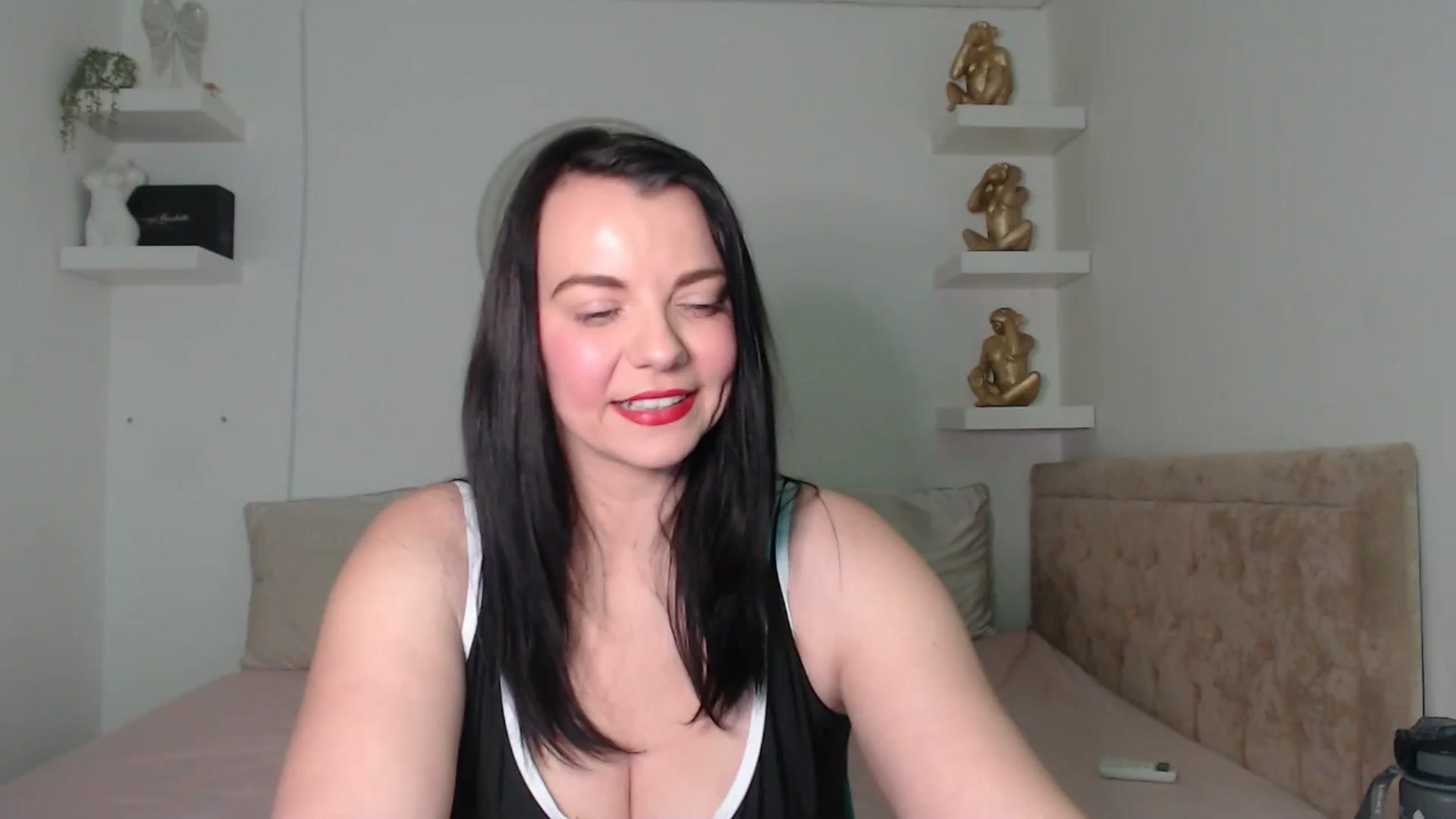 Gallery image thumbnail from innocentSamx's myfreecams stream on, 11/16/2025, 15:13 image 6 of 20