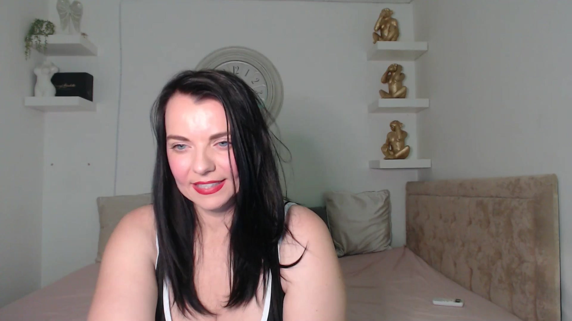 Gallery image thumbnail from innocentSamx's myfreecams stream on, 11/16/2025, 15:13 image 12 of 20
