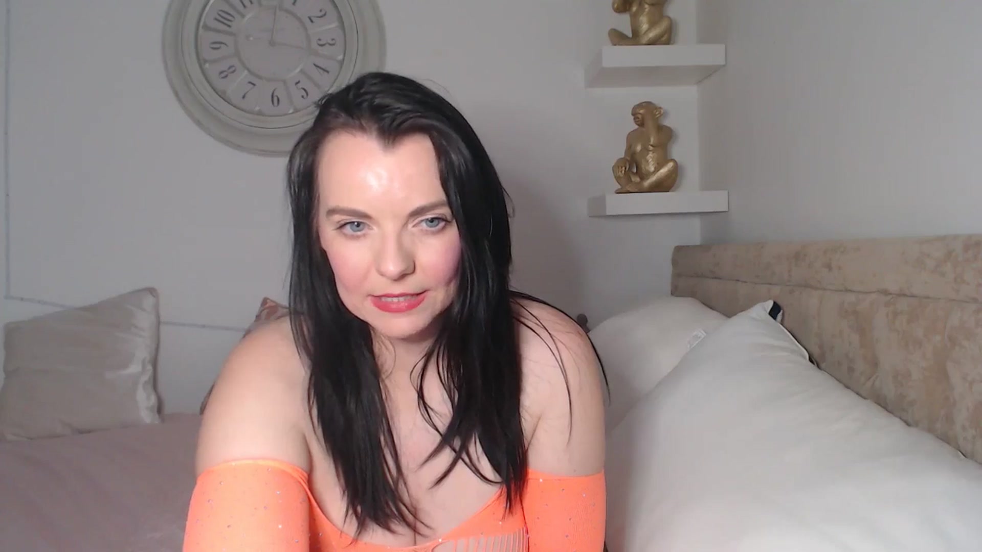 Gallery image thumbnail from innocentSamx's myfreecams stream on, 12/22/2025, 14:17 image 17 of 20