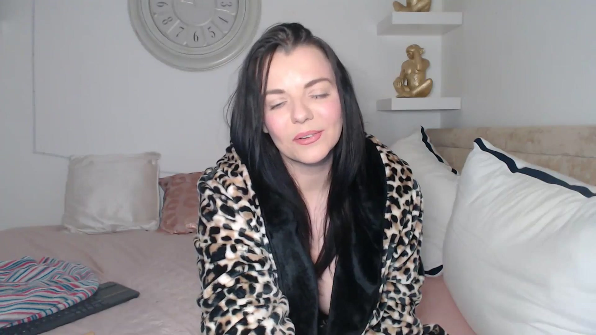 Gallery image thumbnail from innocentSamx's myfreecams stream on, 12/28/2025, 15:24 image 2 of 20