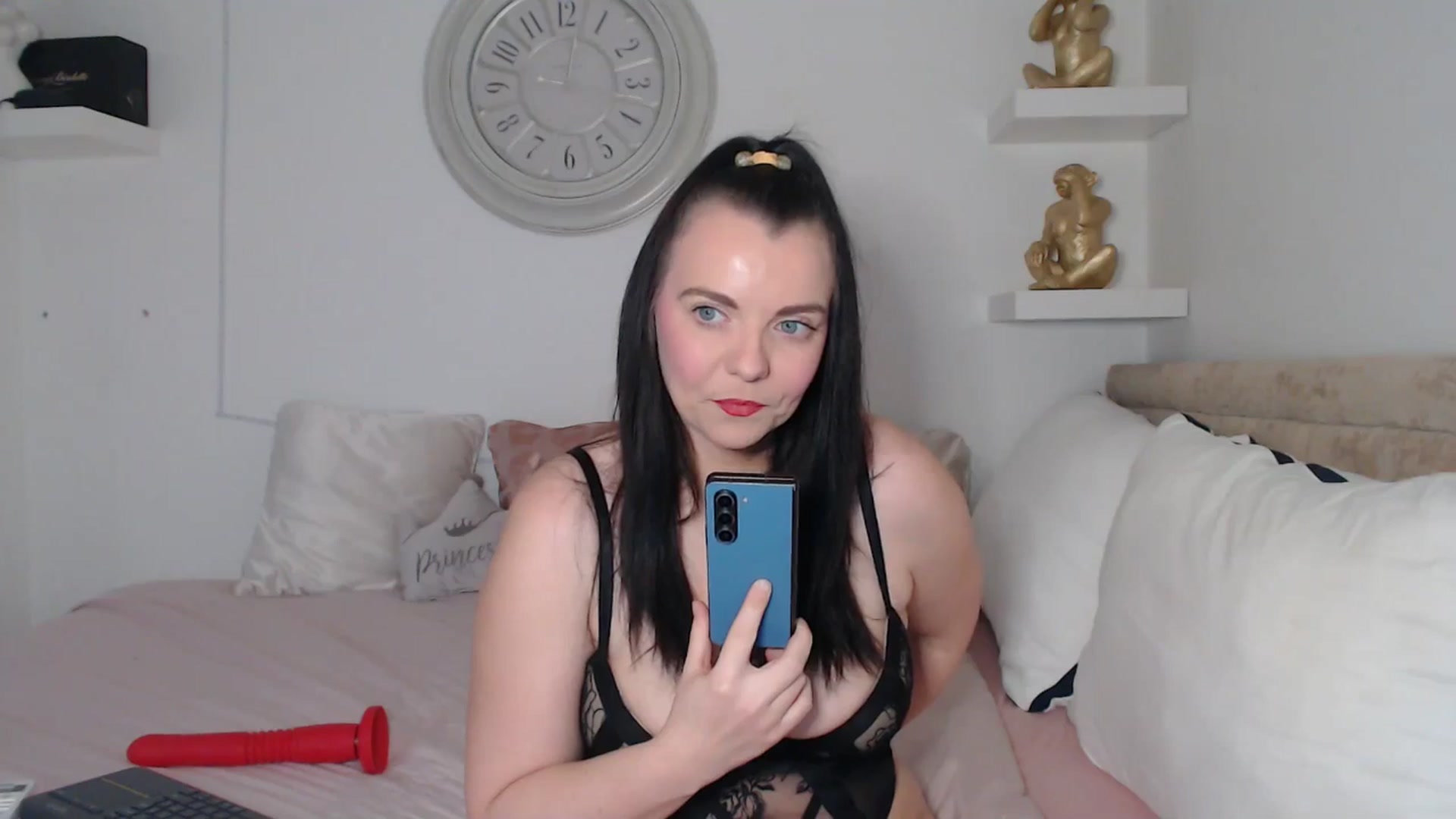 Gallery image thumbnail from innocentSamx's myfreecams stream on, 12/30/2025, 11:41 image 7 of 20