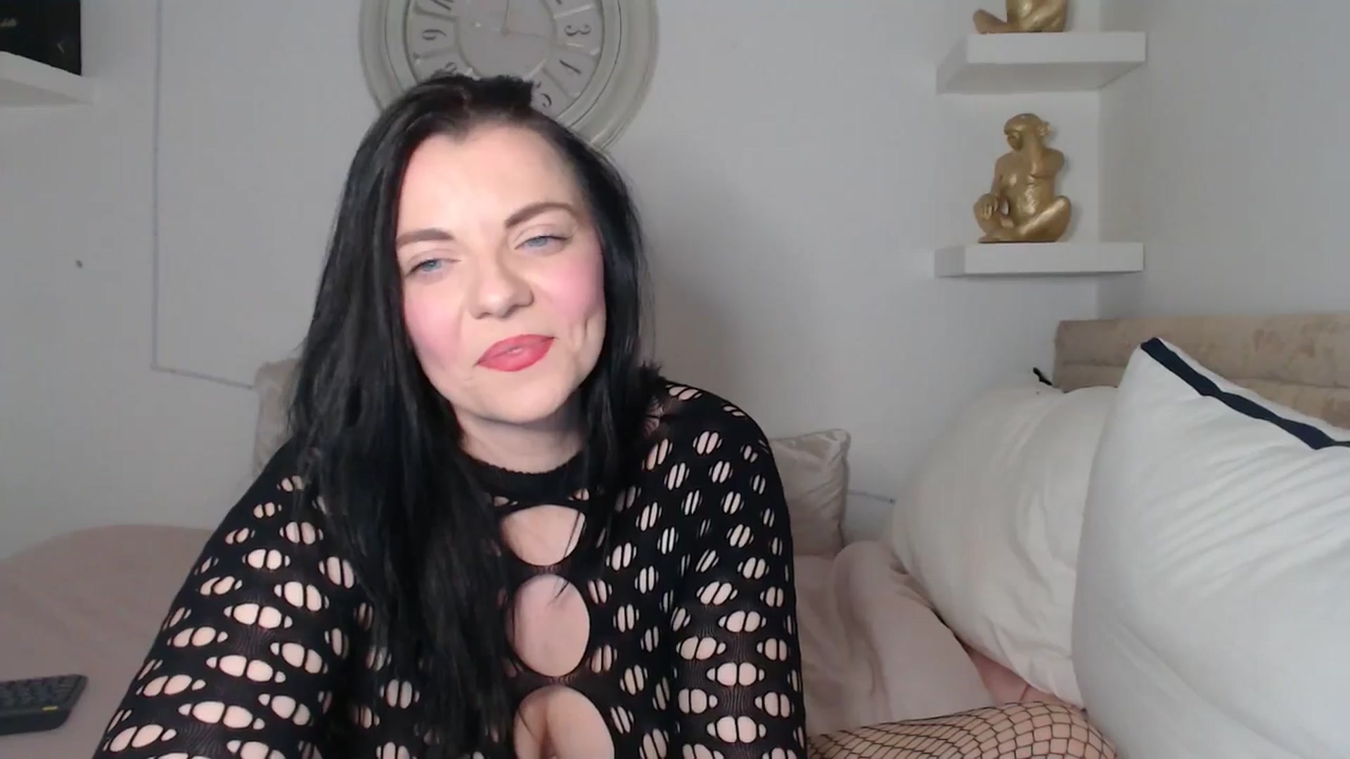 Gallery image thumbnail from innocentSamx's myfreecams stream on, 01/10/2026, 19:00 image 19 of 20