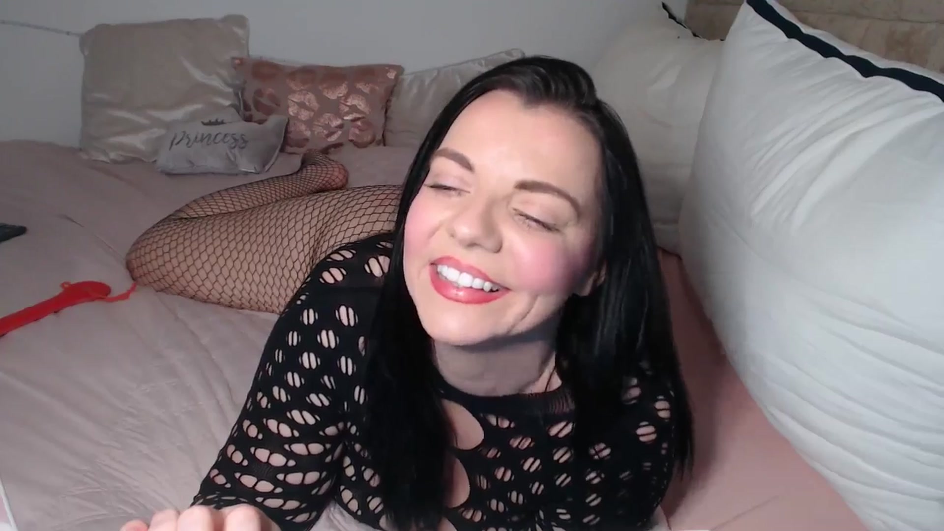 Gallery image thumbnail from innocentSamx's myfreecams stream on, 01/10/2026, 19:45 image 19 of 20