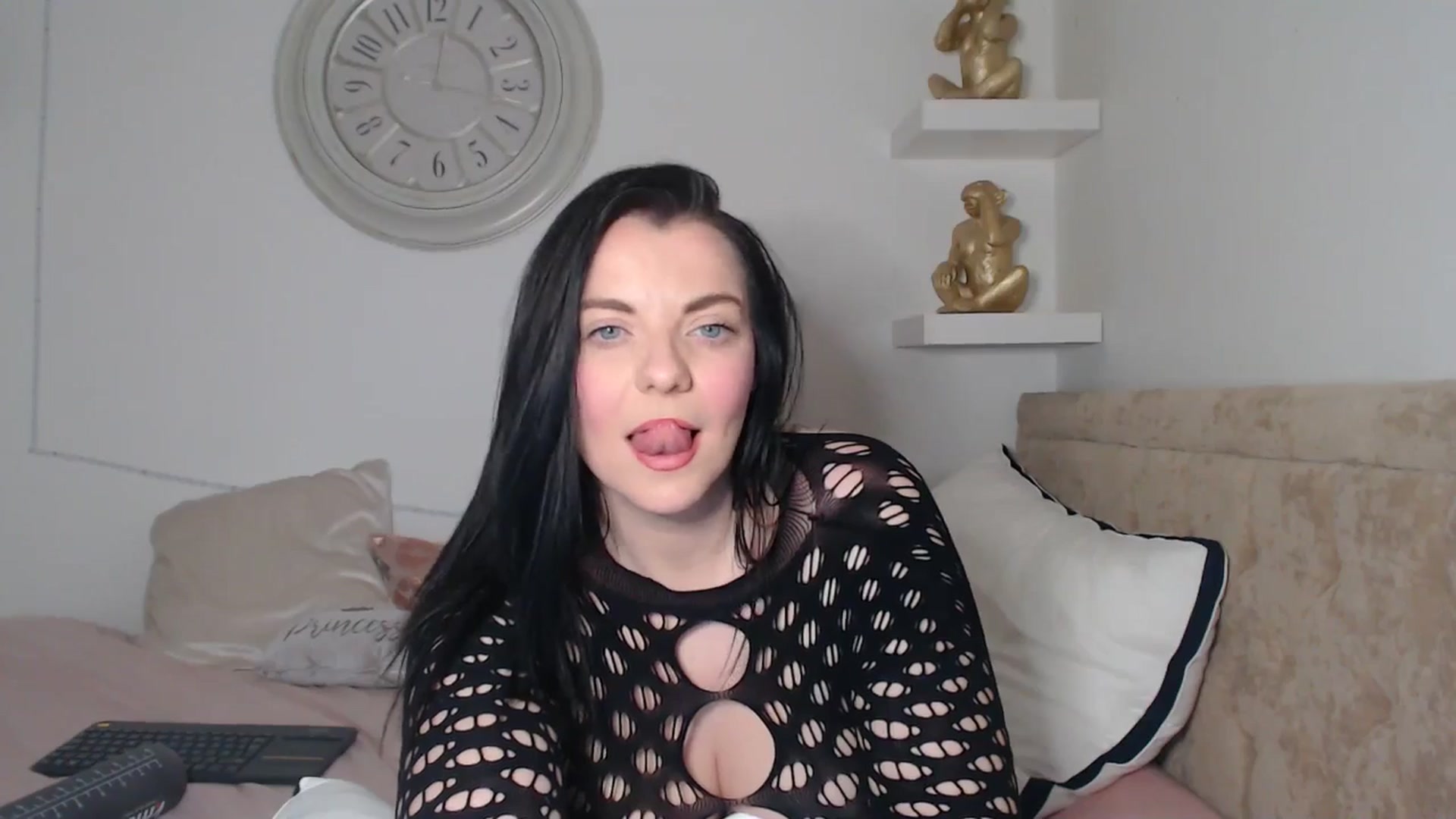 Gallery image thumbnail from innocentSamx's myfreecams stream on, 01/10/2026, 21:20 image 11 of 20