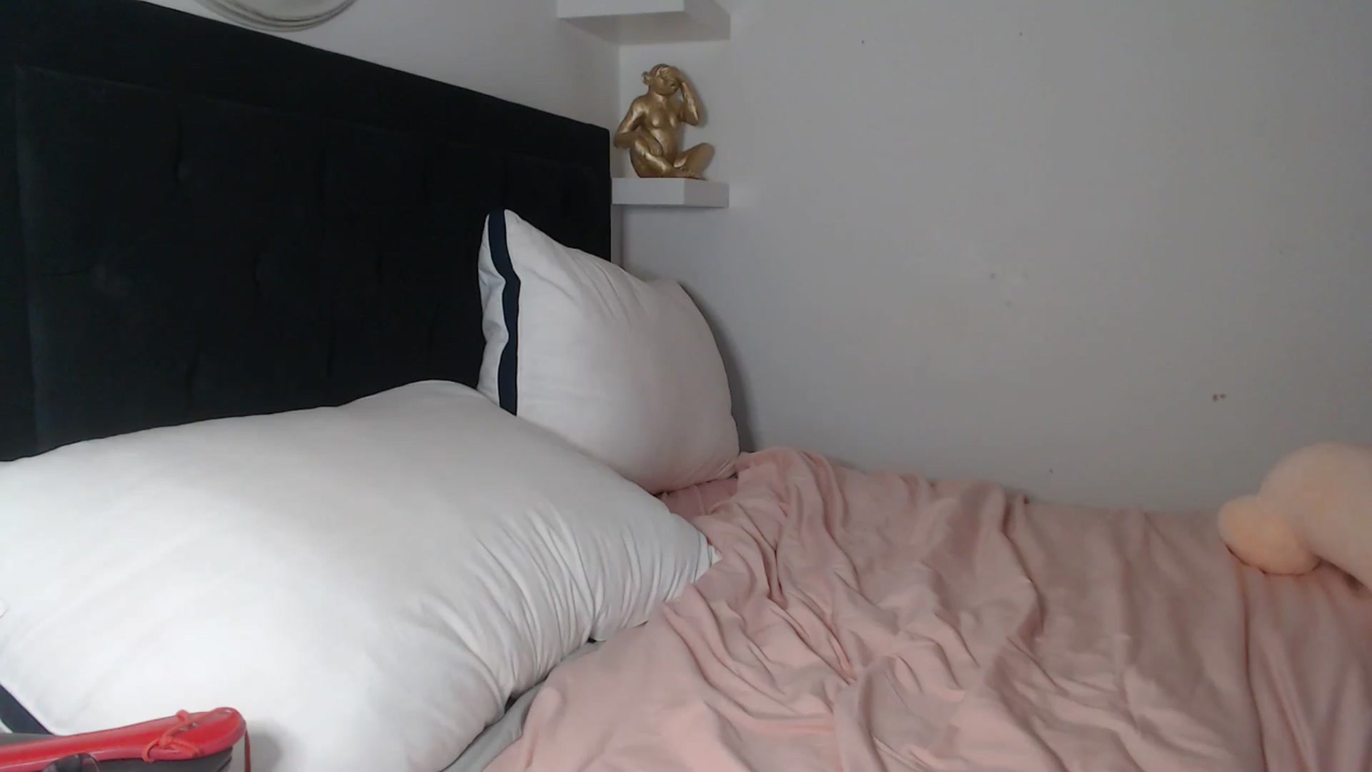 Gallery image thumbnail from innocentSamx's myfreecams stream on, 03/05/2026, 13:44 image 12 of 20