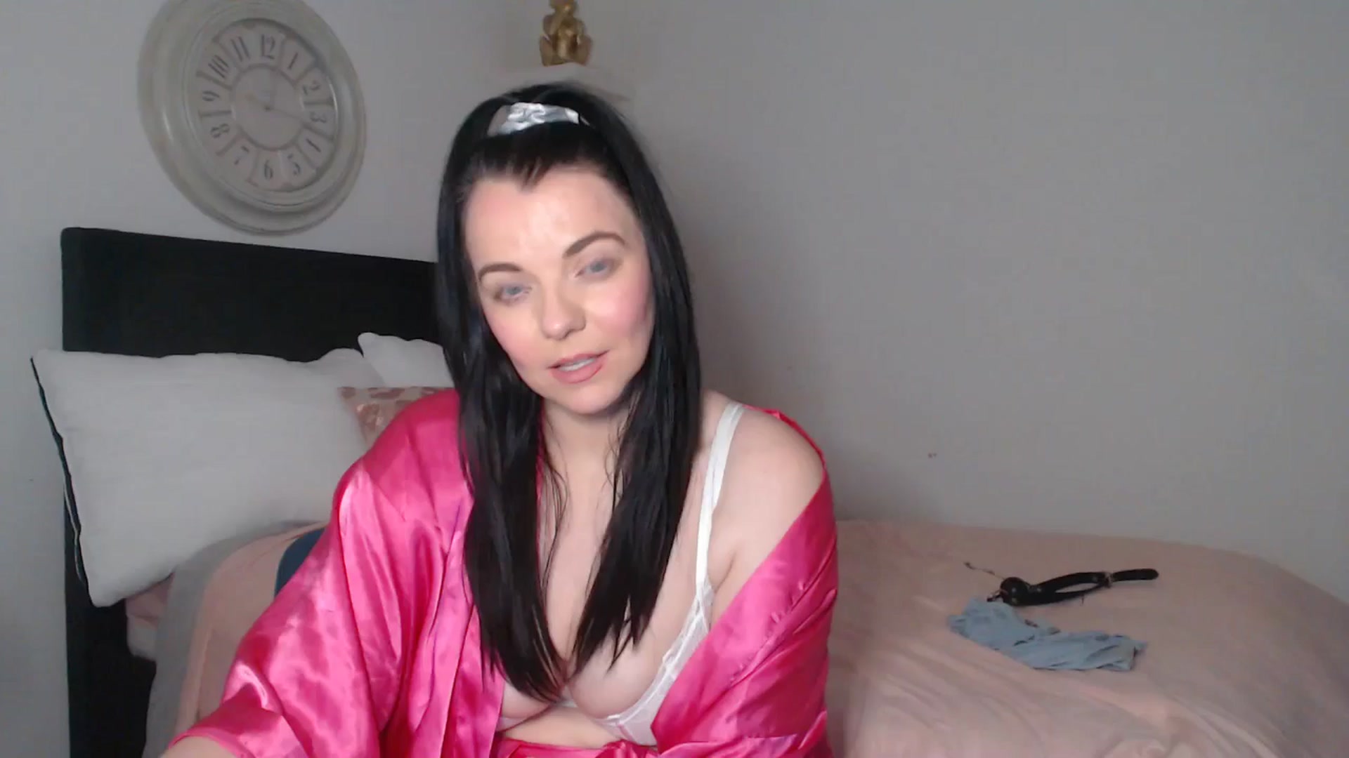 Gallery image thumbnail from innocentSamx's myfreecams stream on, 03/11/2026, 15:32 image 19 of 20
