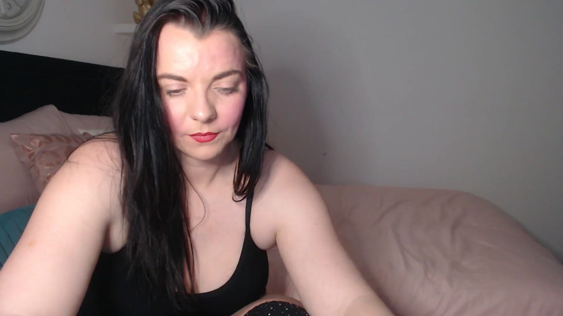 Gallery image thumbnail from innocentSamx's myfreecams stream on, 03/18/2026, 12:17 image 14 of 20