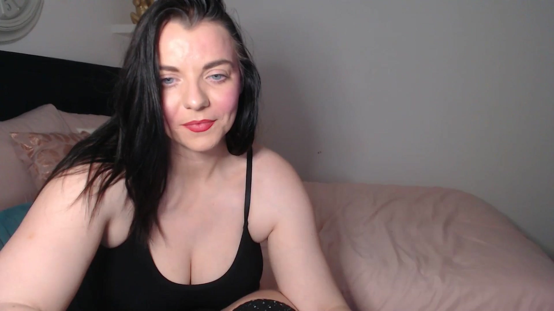 Gallery image thumbnail from innocentSamx's myfreecams stream on, 03/18/2026, 12:17 image 18 of 20