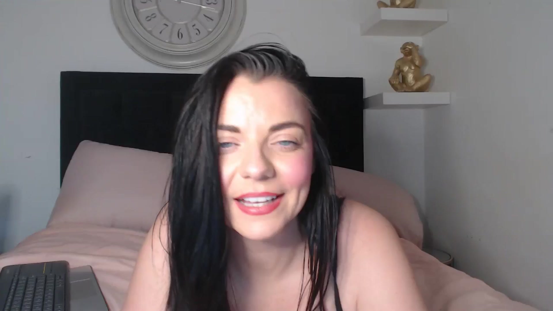 Gallery image thumbnail from innocentSamx's myfreecams stream on, 03/19/2026, 14:21 image 16 of 20
